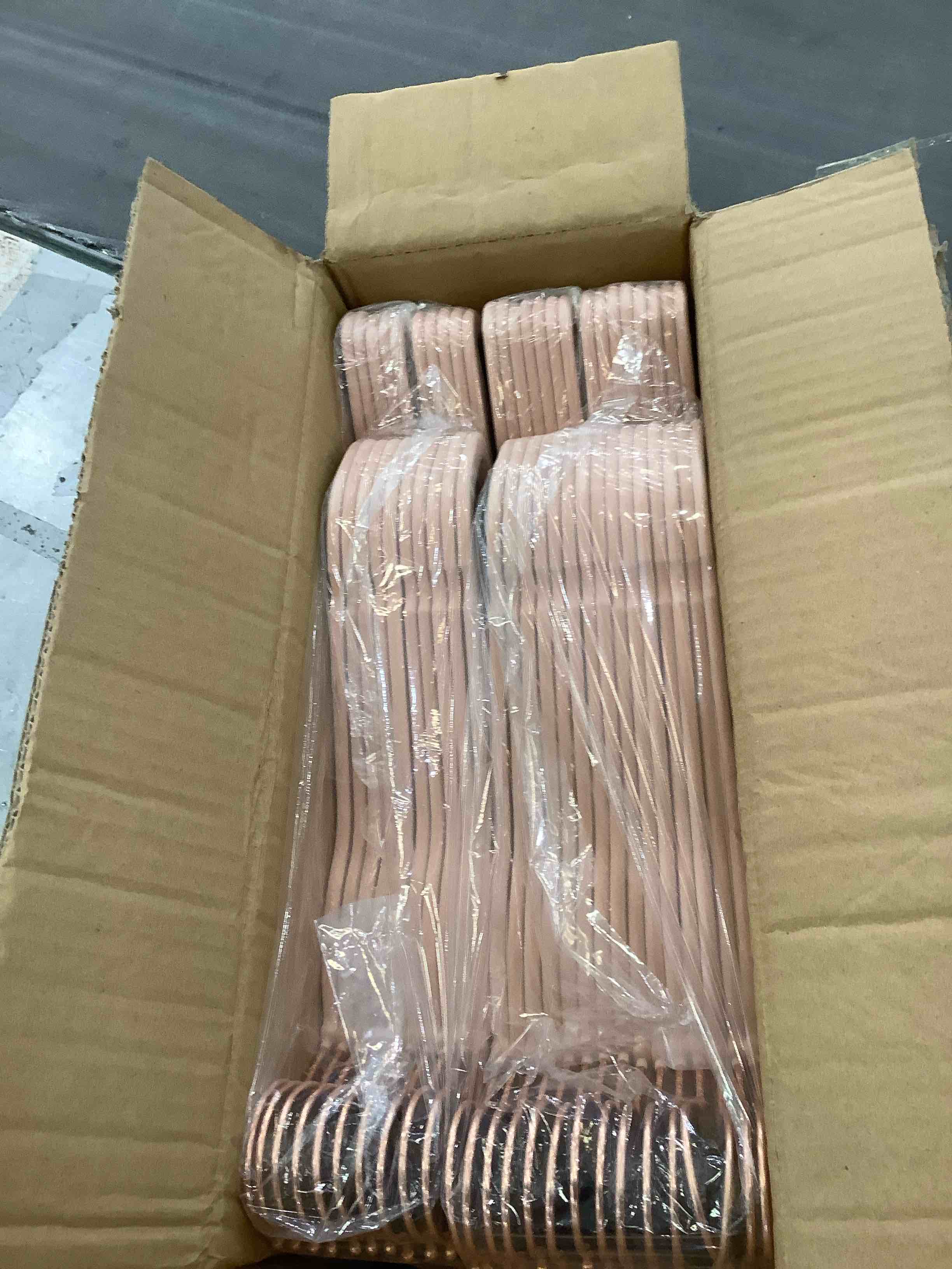 https://s3.amazonaws.com/lotting-images-prod/BargainHunt/EXS01229518_1711559146478.jpeg