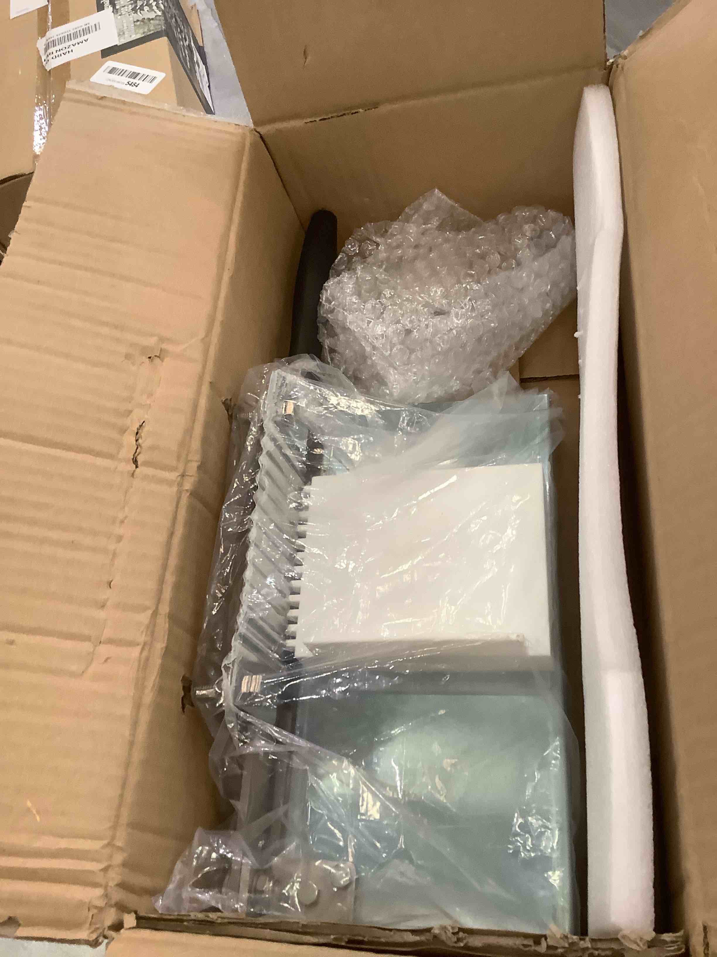 https://s3.amazonaws.com/lotting-images-prod/BargainHunt/EXS01229572_1711565726013.jpeg
