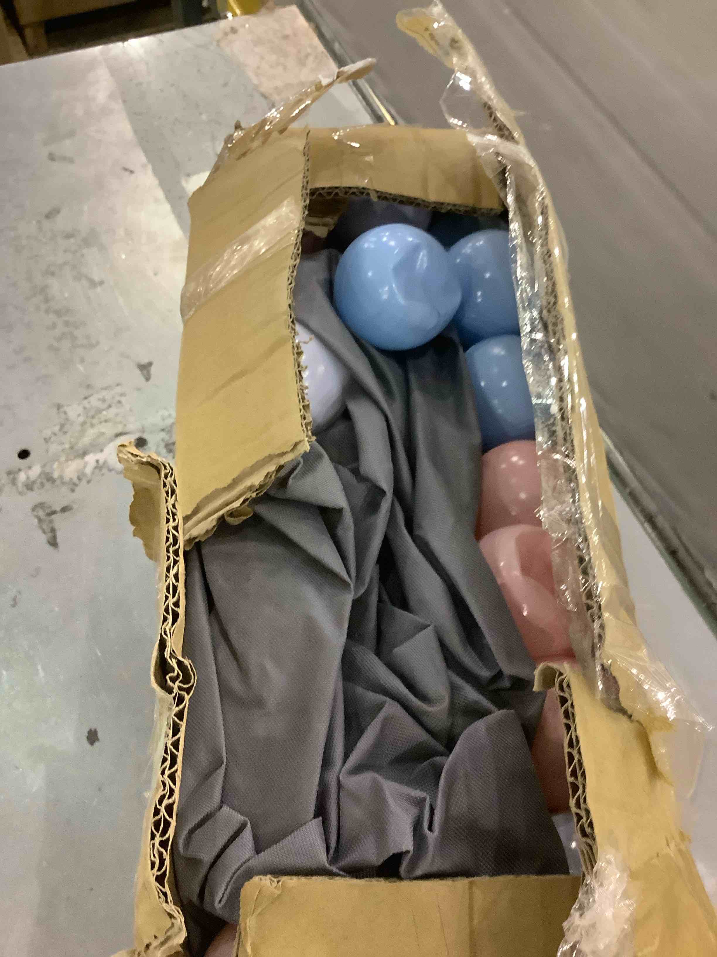 https://s3.amazonaws.com/lotting-images-prod/BargainHunt/EXS01229599_1711626545801.jpeg