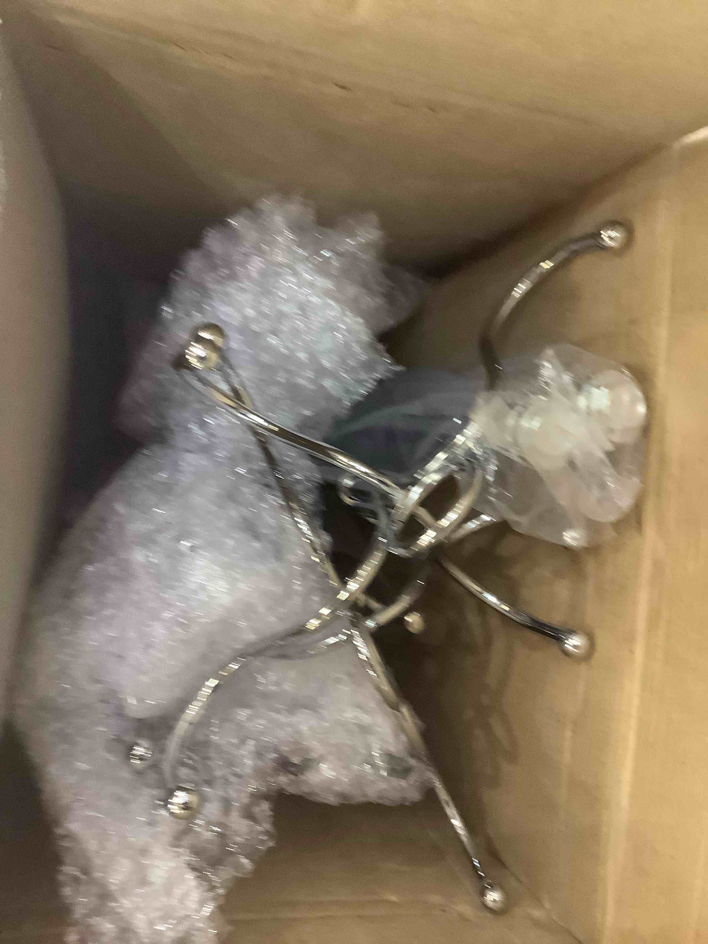 https://s3.amazonaws.com/lotting-images-prod/BargainHunt/EXS01229719_1711638313725.jpeg