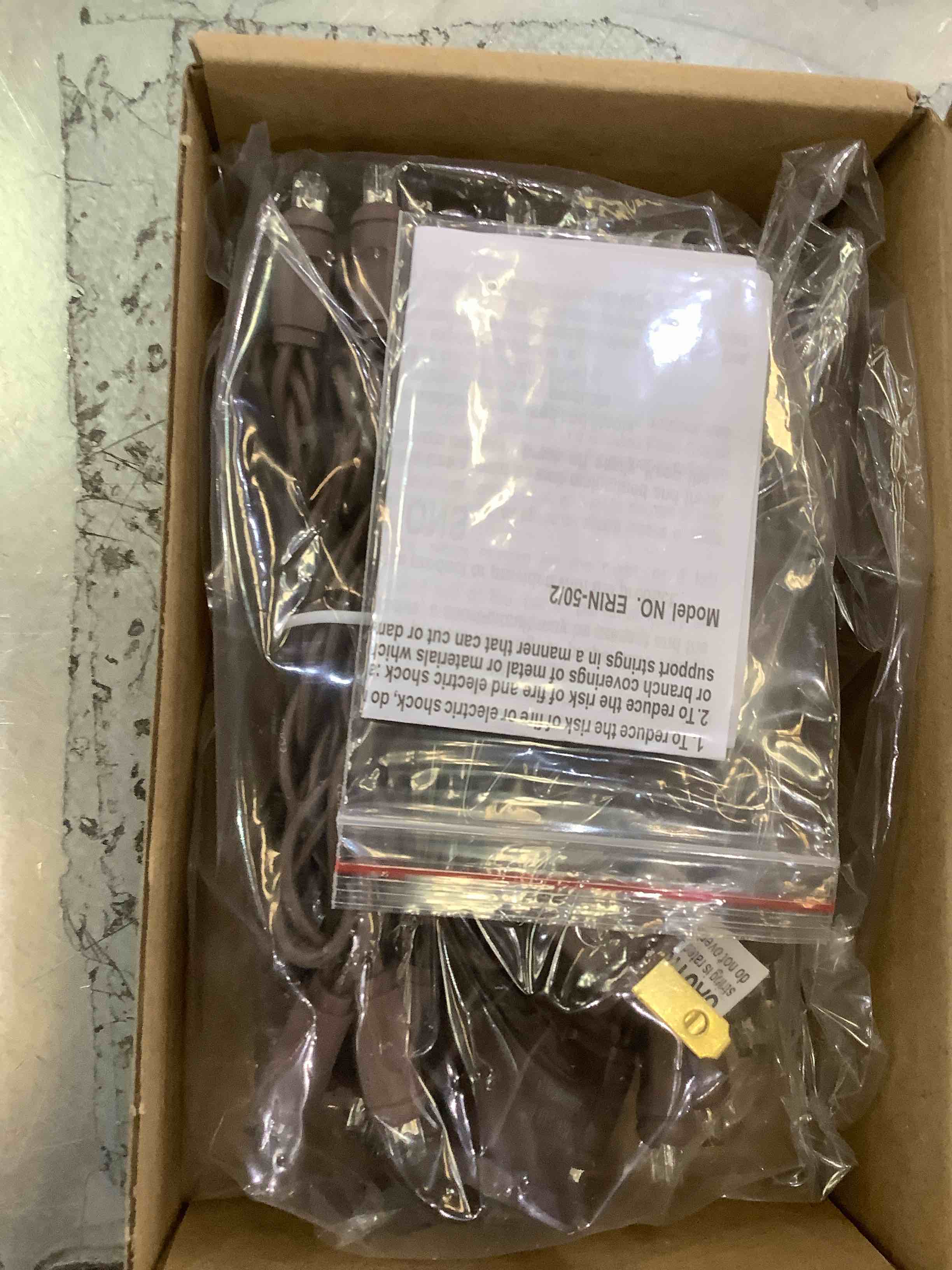 https://s3.amazonaws.com/lotting-images-prod/BargainHunt/EXS01229727_1711638844936.jpeg