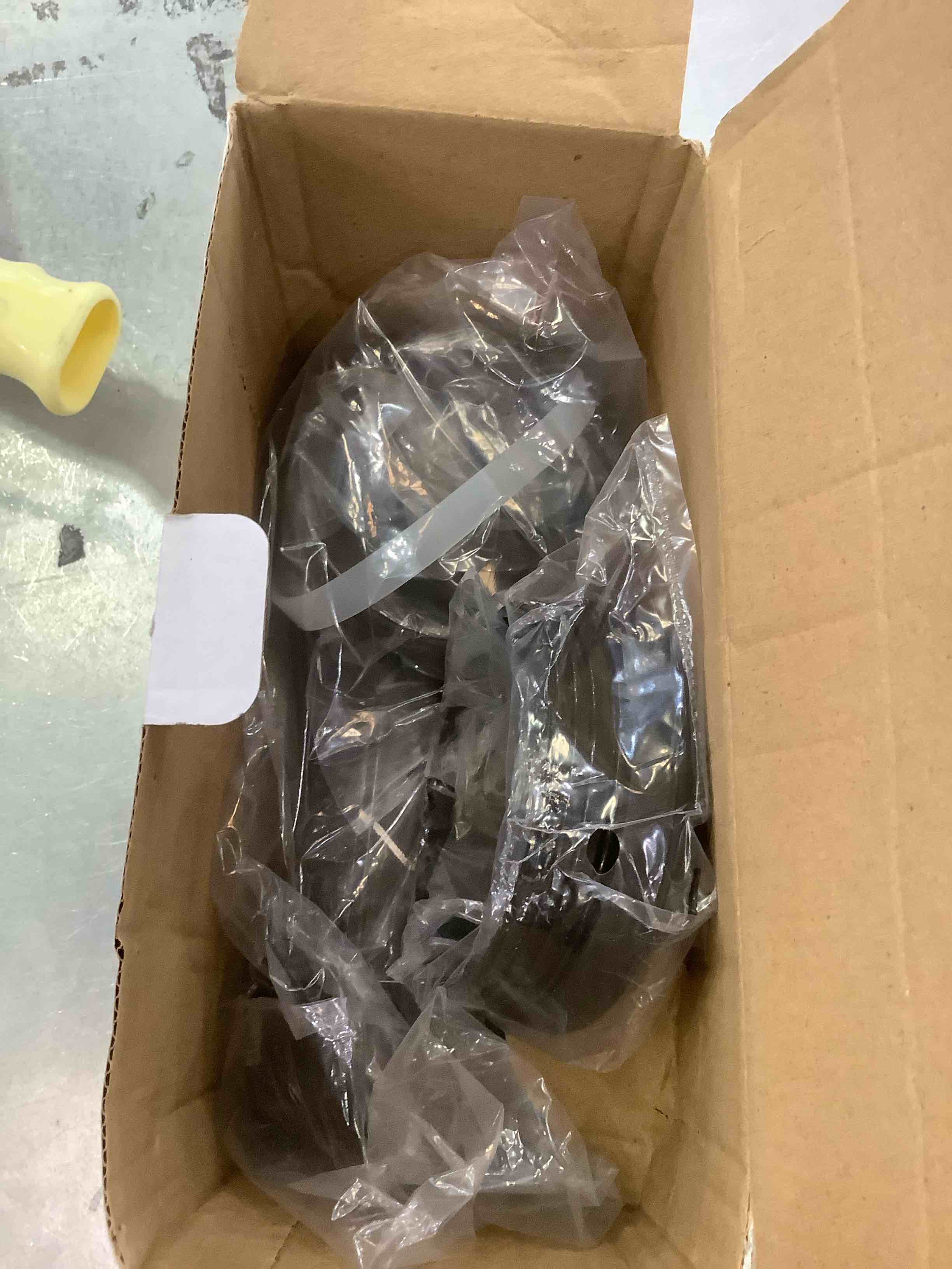 https://s3.amazonaws.com/lotting-images-prod/BargainHunt/EXS01229750_1711641105675.jpeg