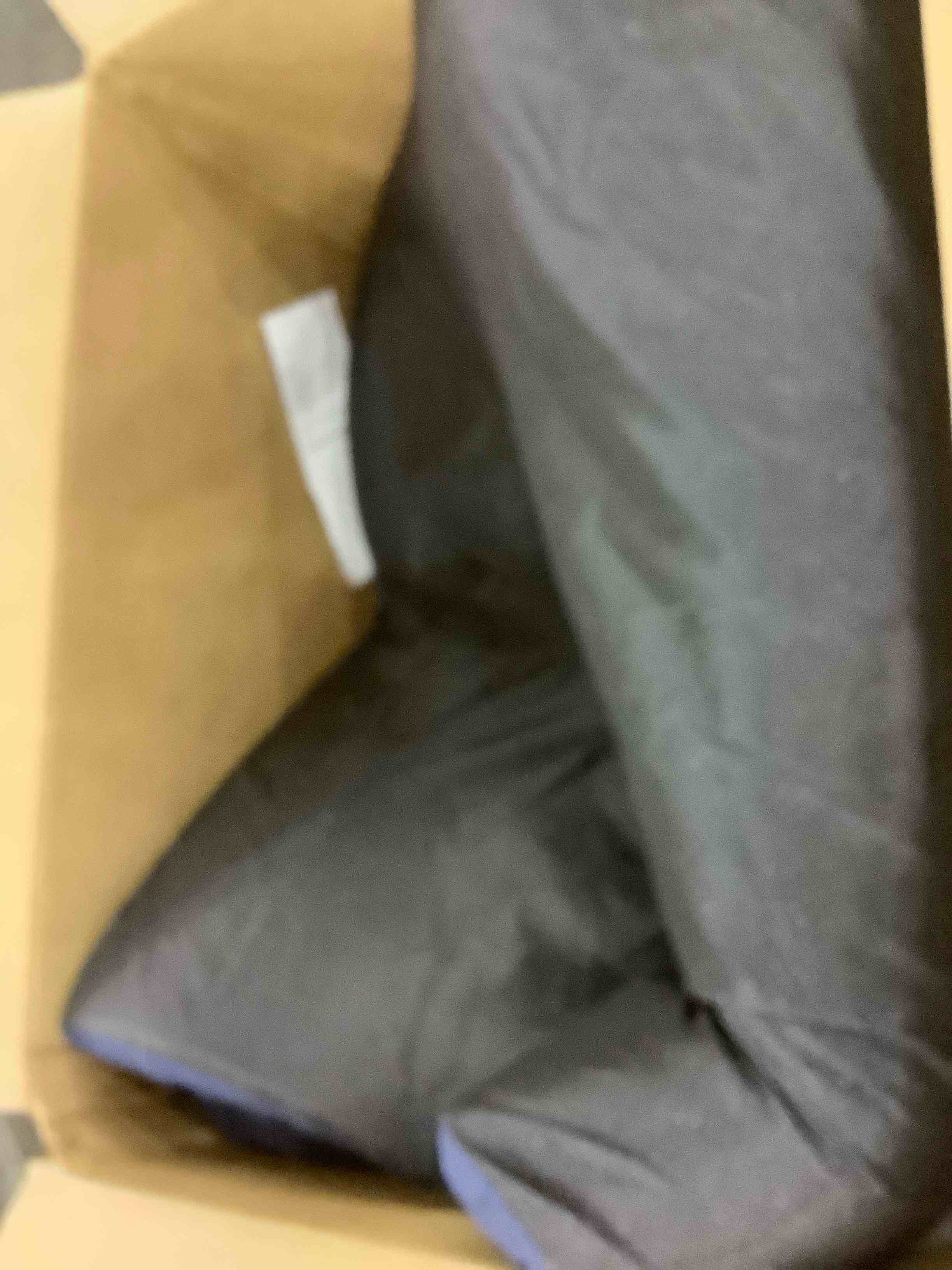 https://s3.amazonaws.com/lotting-images-prod/BargainHunt/EXS01229837_1711716055391.jpeg