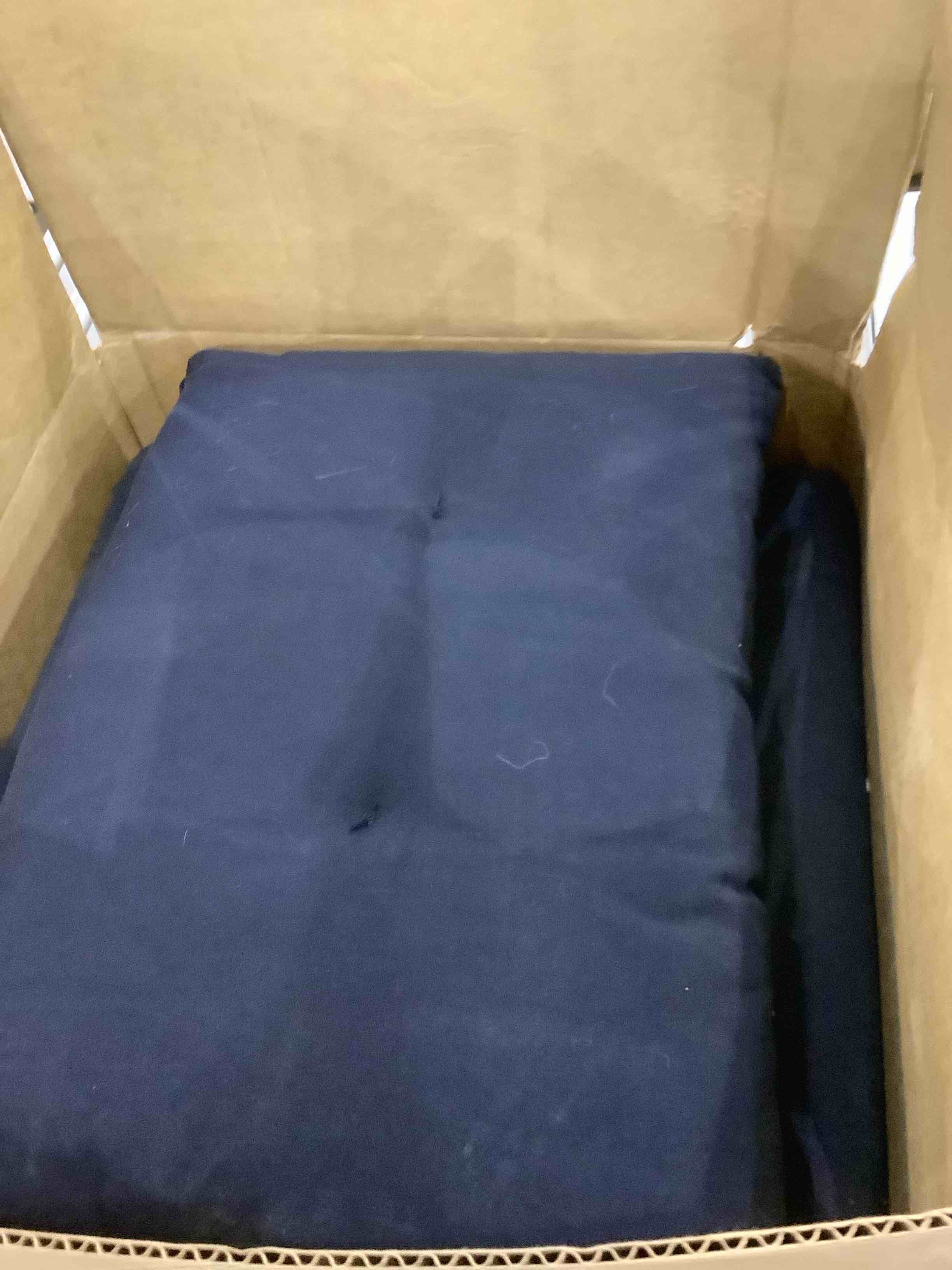 https://s3.amazonaws.com/lotting-images-prod/BargainHunt/EXS01229838_1711716248220.jpeg