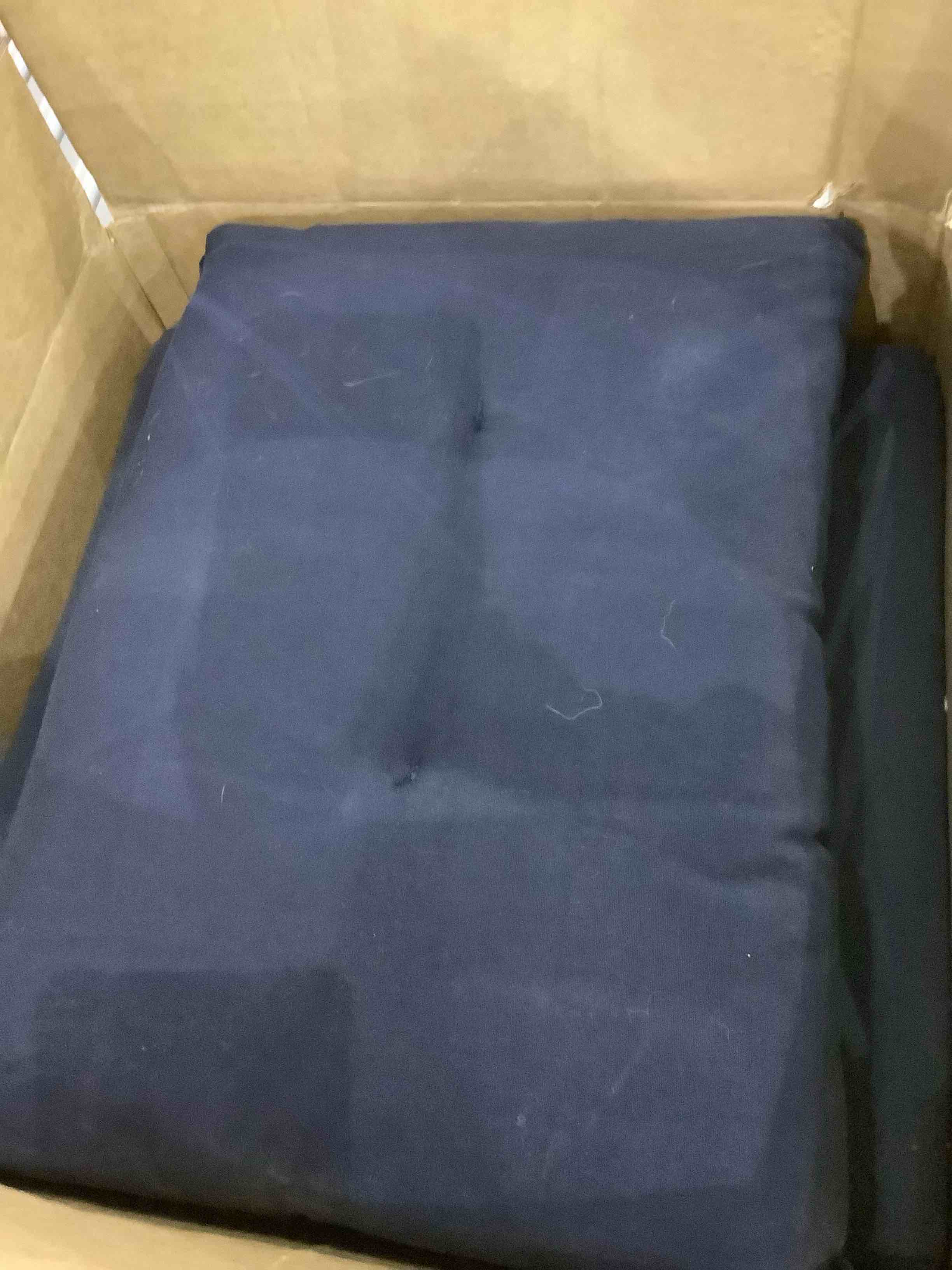 https://s3.amazonaws.com/lotting-images-prod/BargainHunt/EXS01229838_1711716250935.jpeg