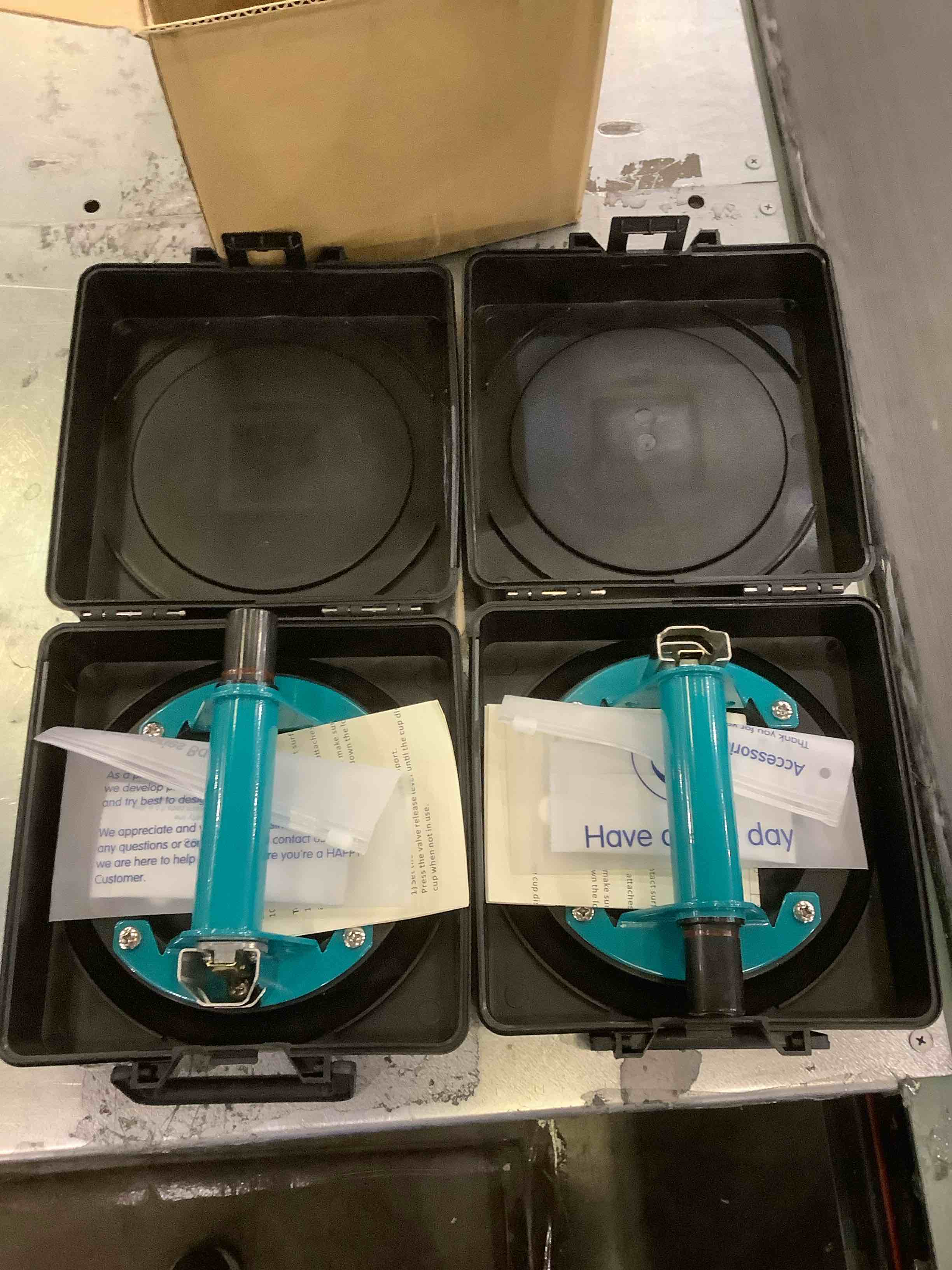 https://s3.amazonaws.com/lotting-images-prod/BargainHunt/EXS01229844_1711719576664.jpeg