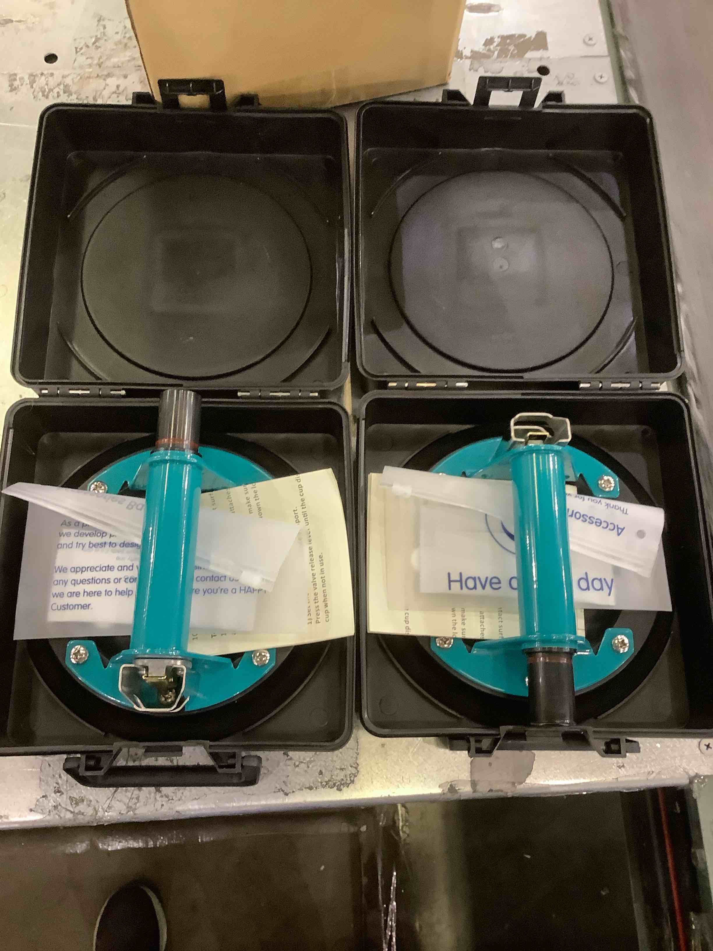 https://s3.amazonaws.com/lotting-images-prod/BargainHunt/EXS01229844_1711719578852.jpeg