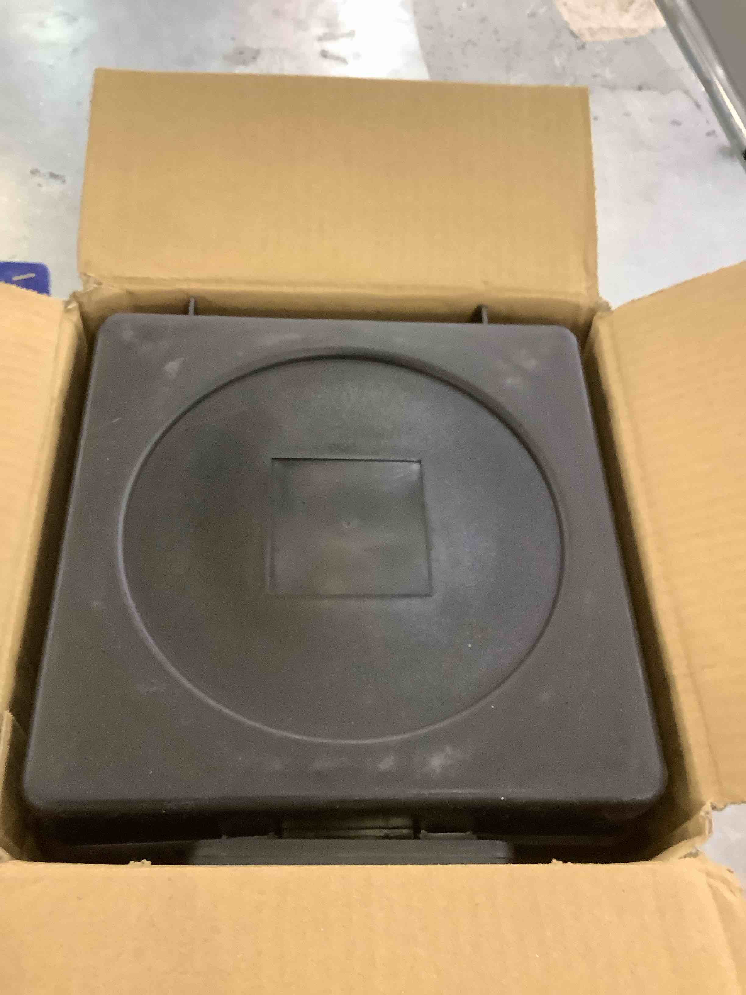 https://s3.amazonaws.com/lotting-images-prod/BargainHunt/EXS01229844_1711719617916.jpeg