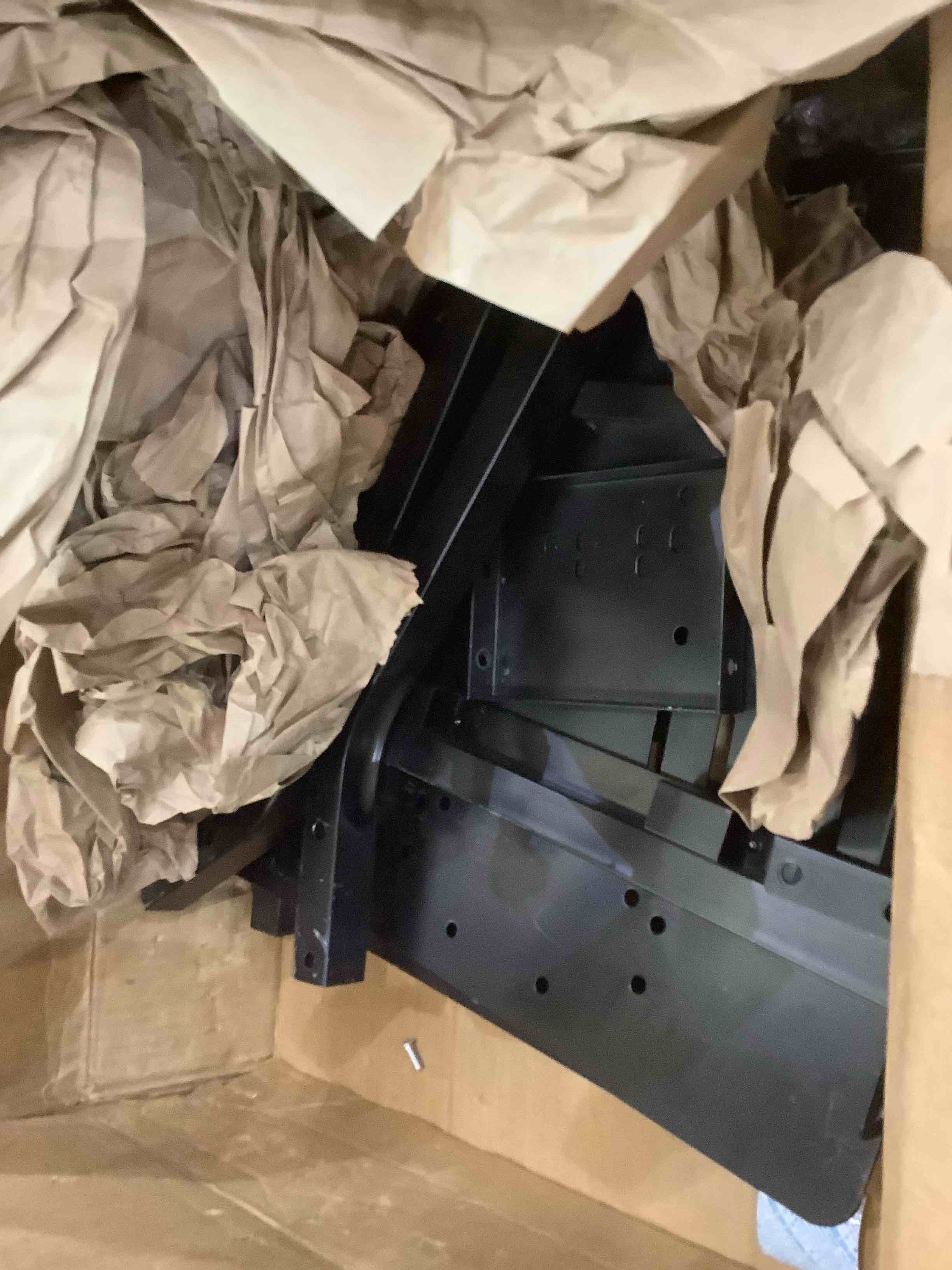 https://s3.amazonaws.com/lotting-images-prod/BargainHunt/EXS01229848_1711720249873.jpeg