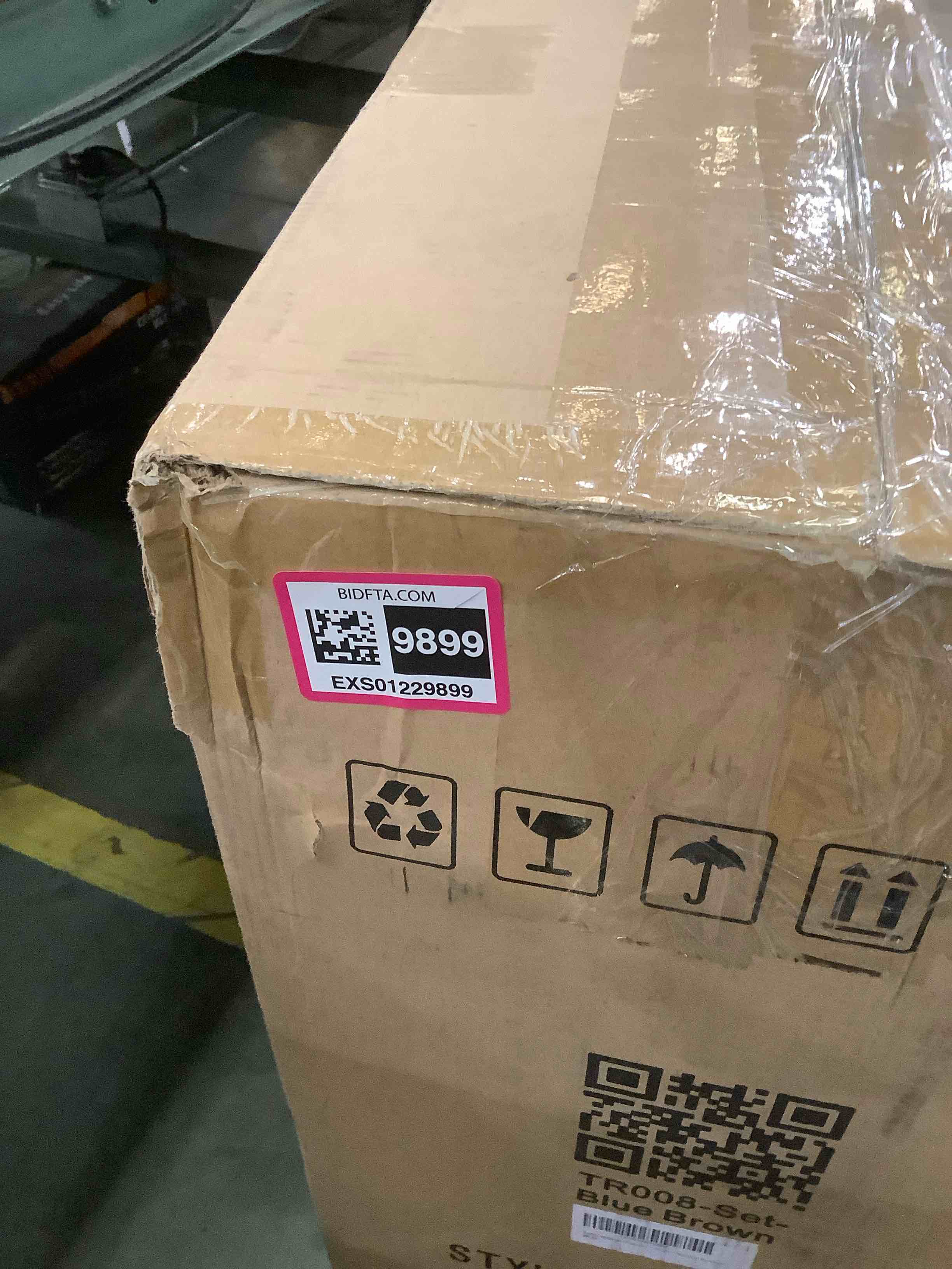https://s3.amazonaws.com/lotting-images-prod/BargainHunt/EXS01229899_1711730845446.jpeg