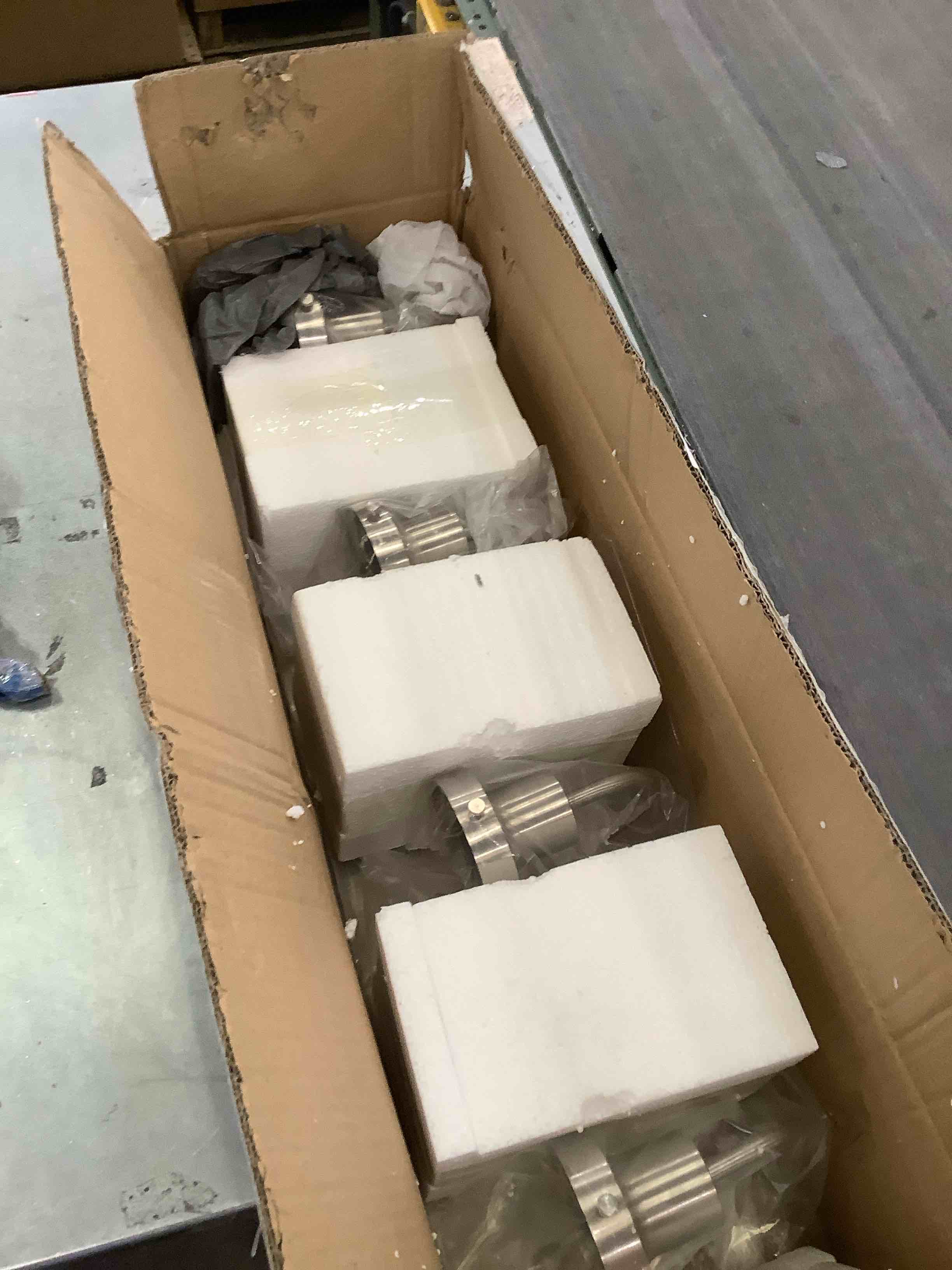 https://s3.amazonaws.com/lotting-images-prod/BargainHunt/EXS01229902_1711731460444.jpeg