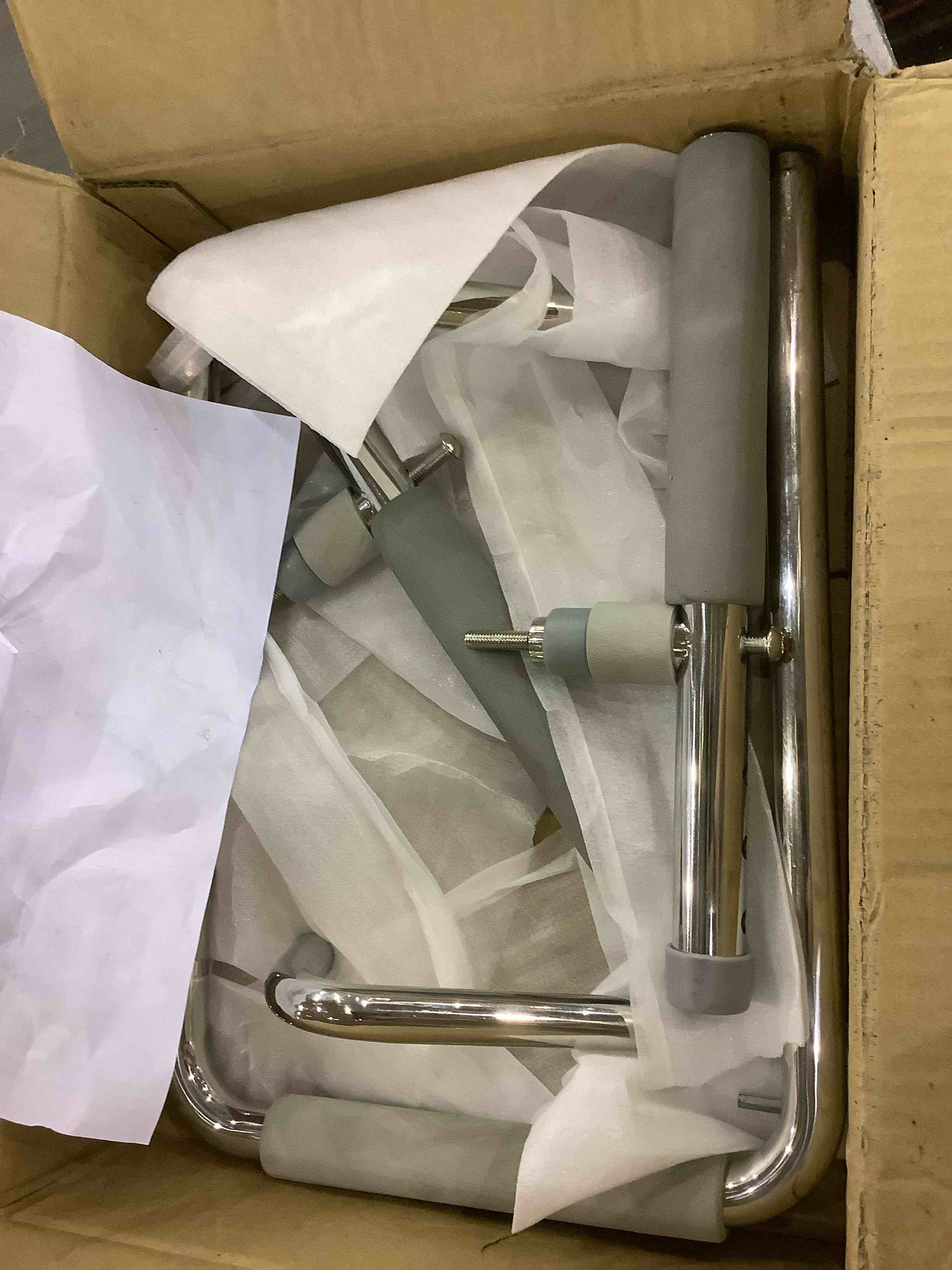 https://s3.amazonaws.com/lotting-images-prod/BargainHunt/EXS01229966_1712059842748.jpeg