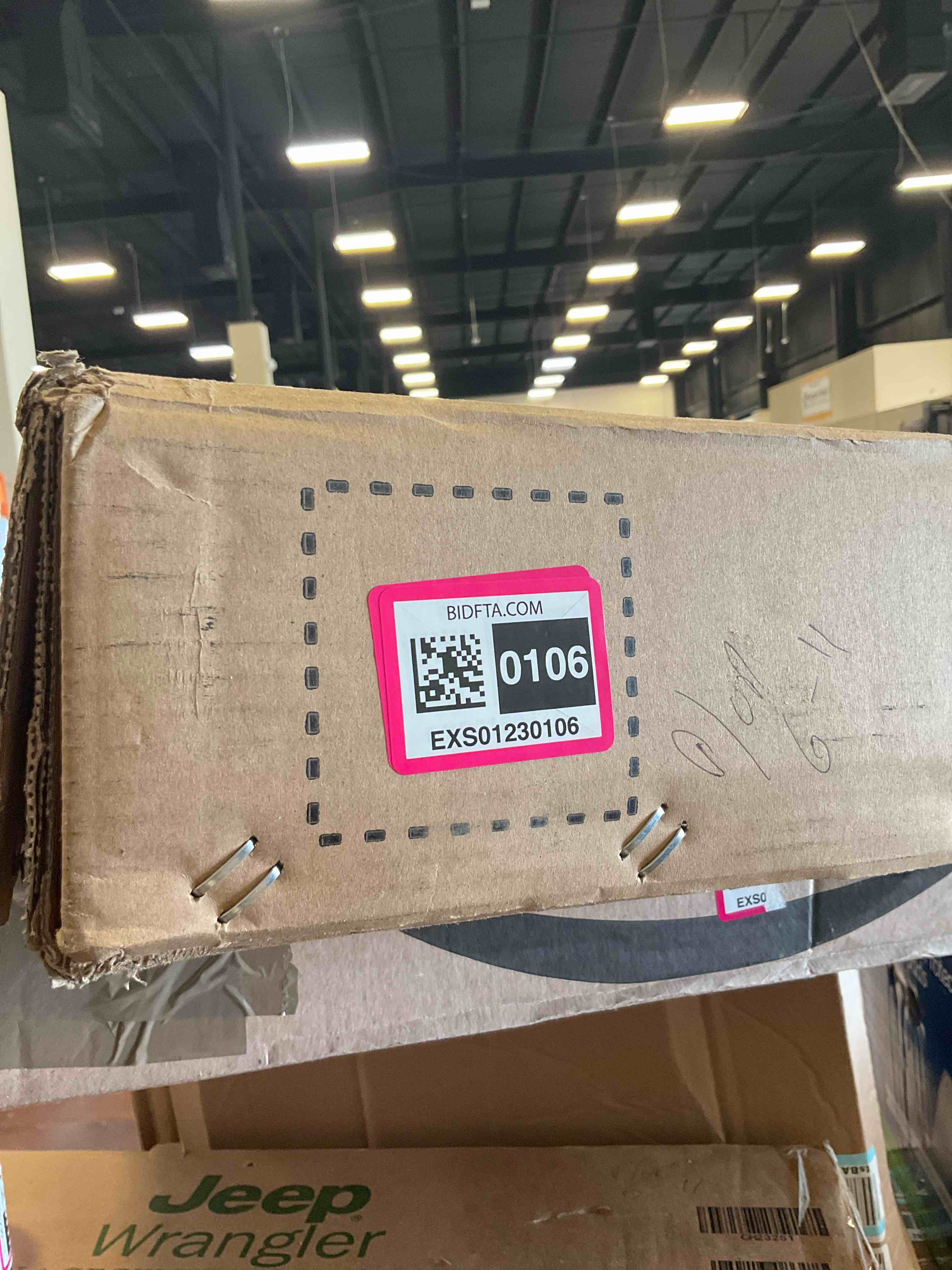 https://s3.amazonaws.com/lotting-images-prod/BargainHunt/EXS01230106_1718233036226.jpeg