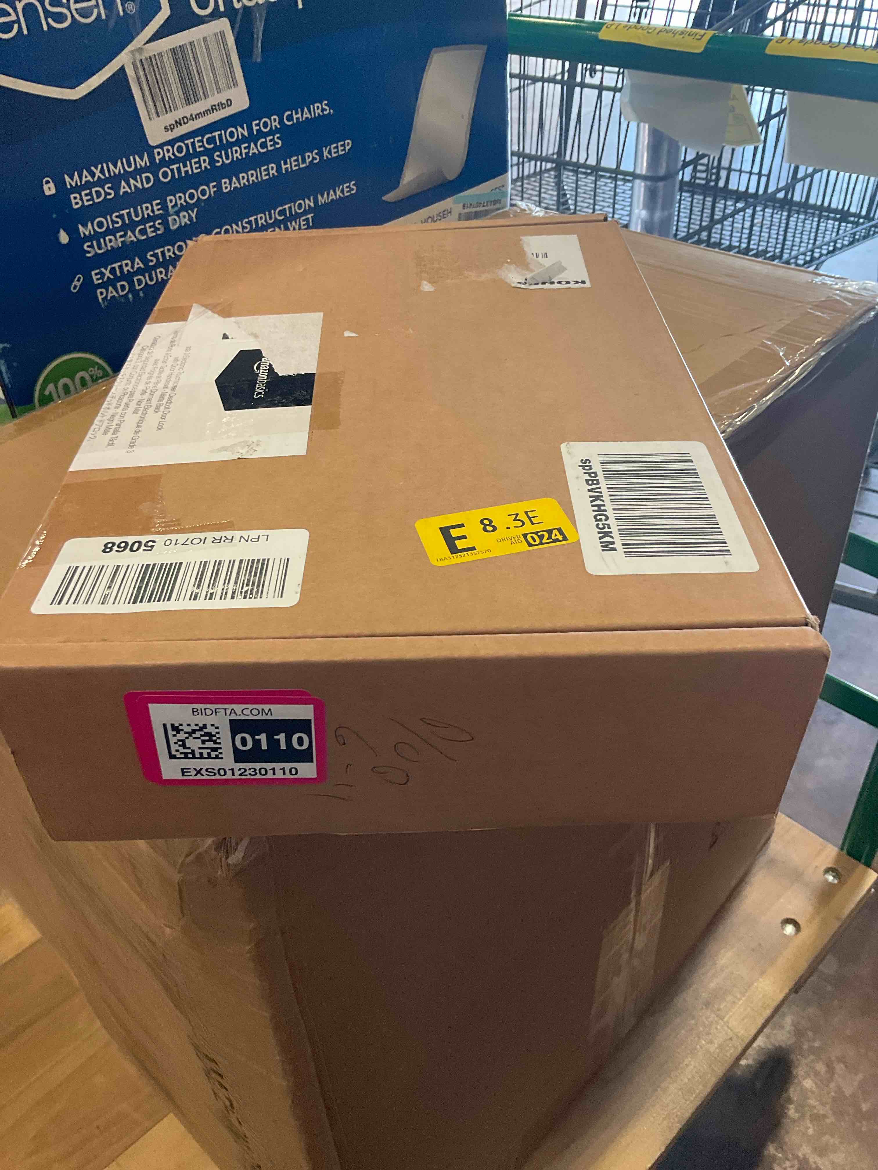 https://s3.amazonaws.com/lotting-images-prod/BargainHunt/EXS01230110_1718233368517.jpeg