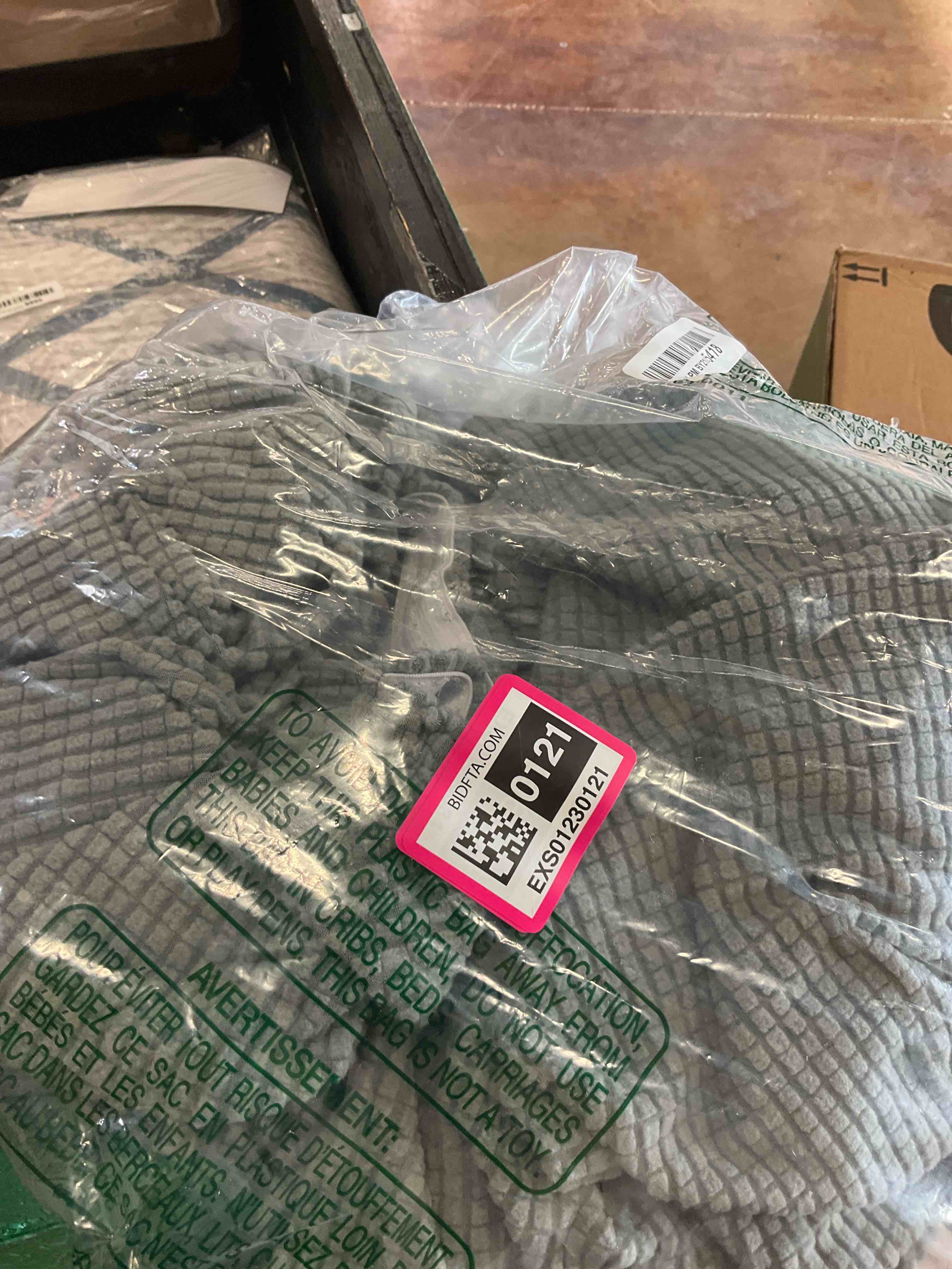 https://s3.amazonaws.com/lotting-images-prod/BargainHunt/EXS01230121_1718236983876.jpeg