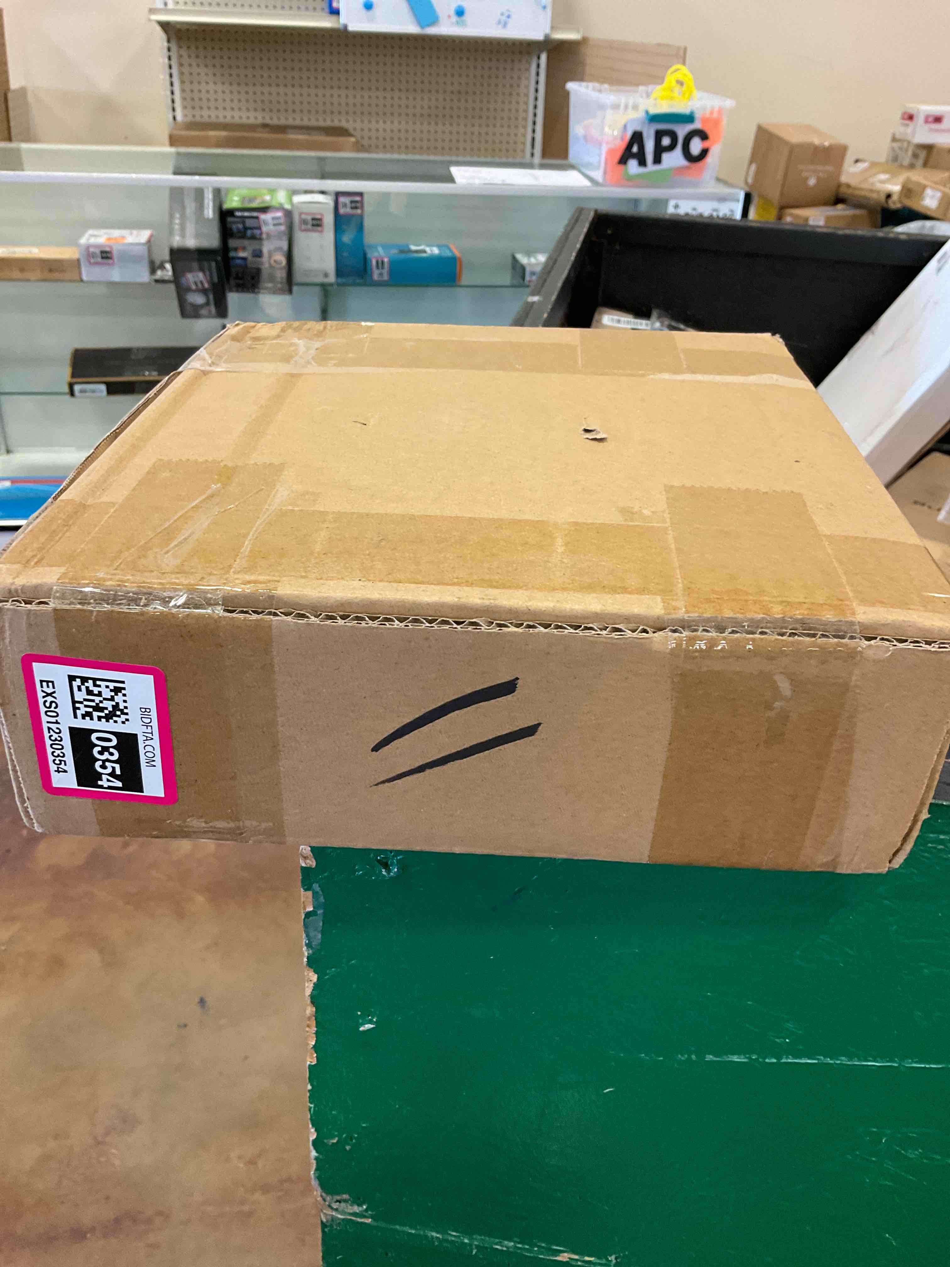 https://s3.amazonaws.com/lotting-images-prod/BargainHunt/EXS01230354_1720042253597.jpeg