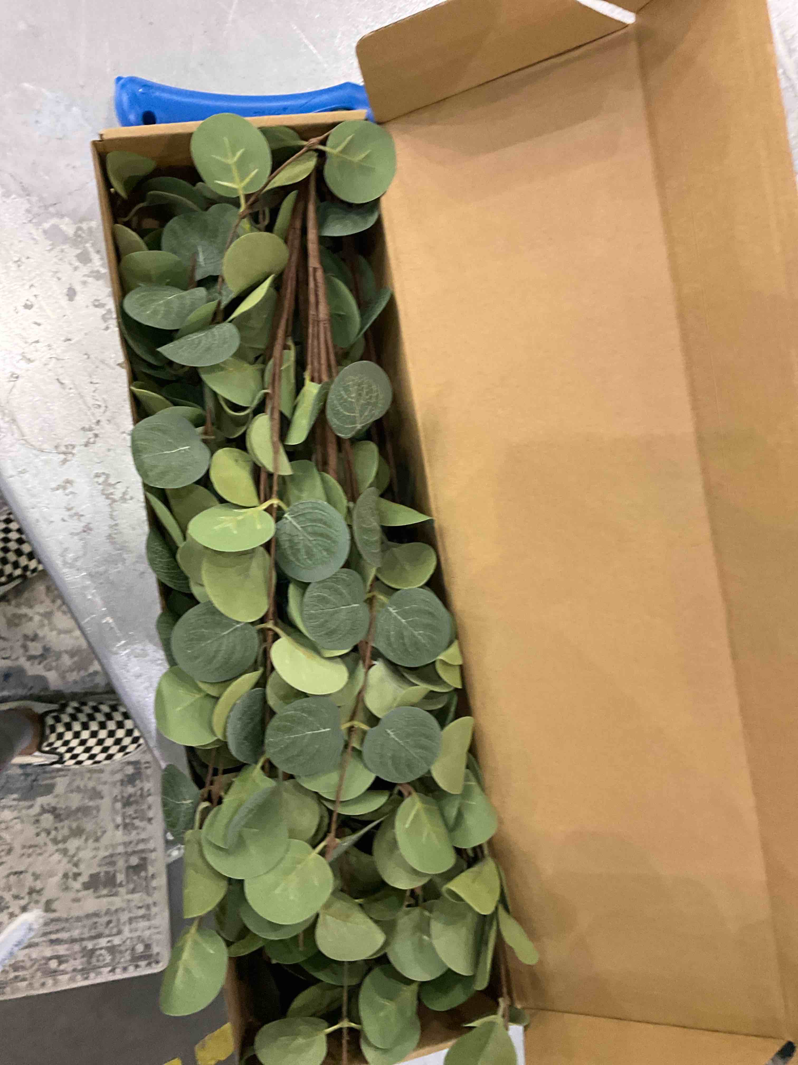 https://s3.amazonaws.com/lotting-images-prod/BargainHunt/EXS01230508_1712060427626.jpeg