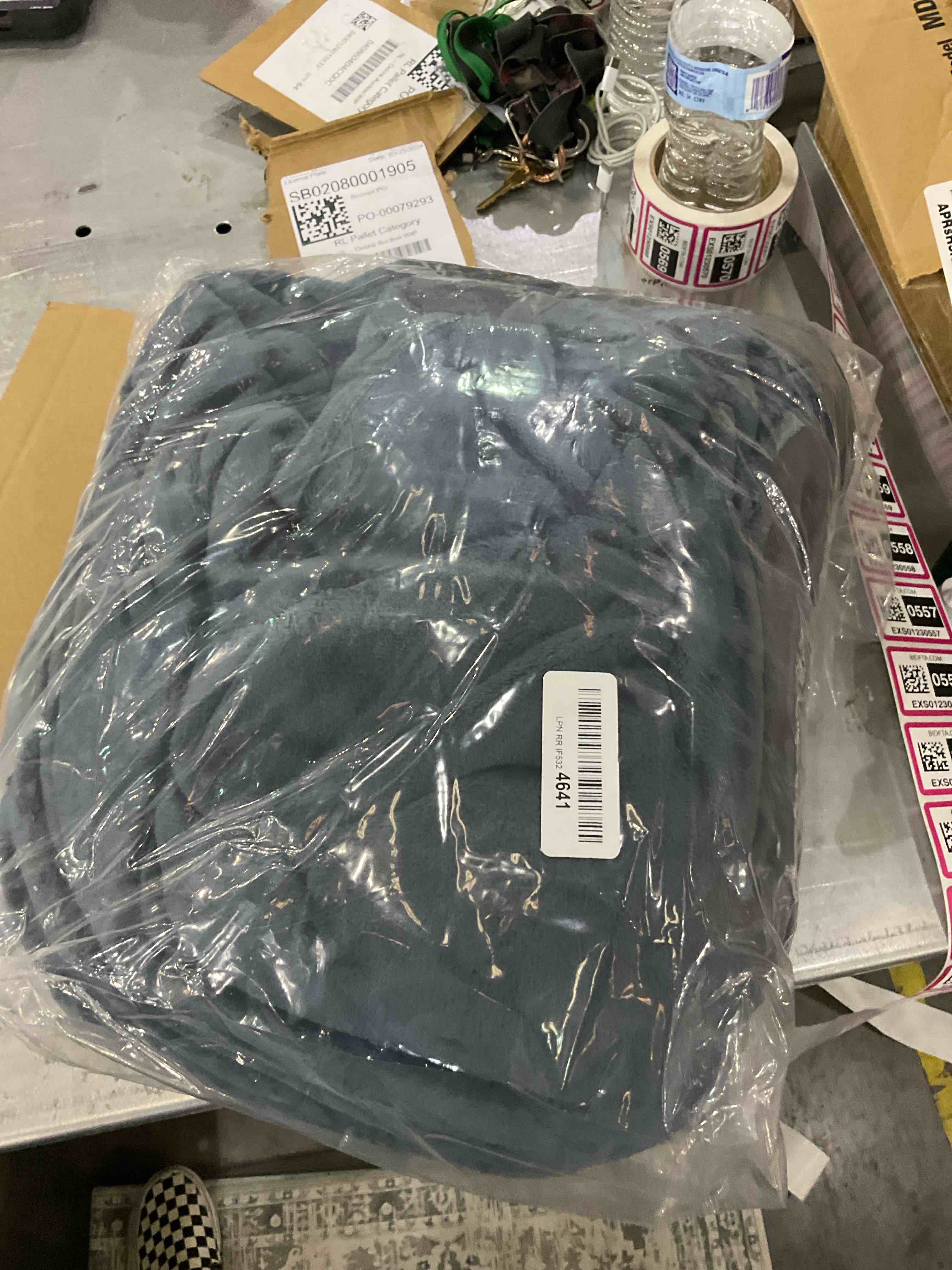 https://s3.amazonaws.com/lotting-images-prod/BargainHunt/EXS01230549_1712067652011.jpeg