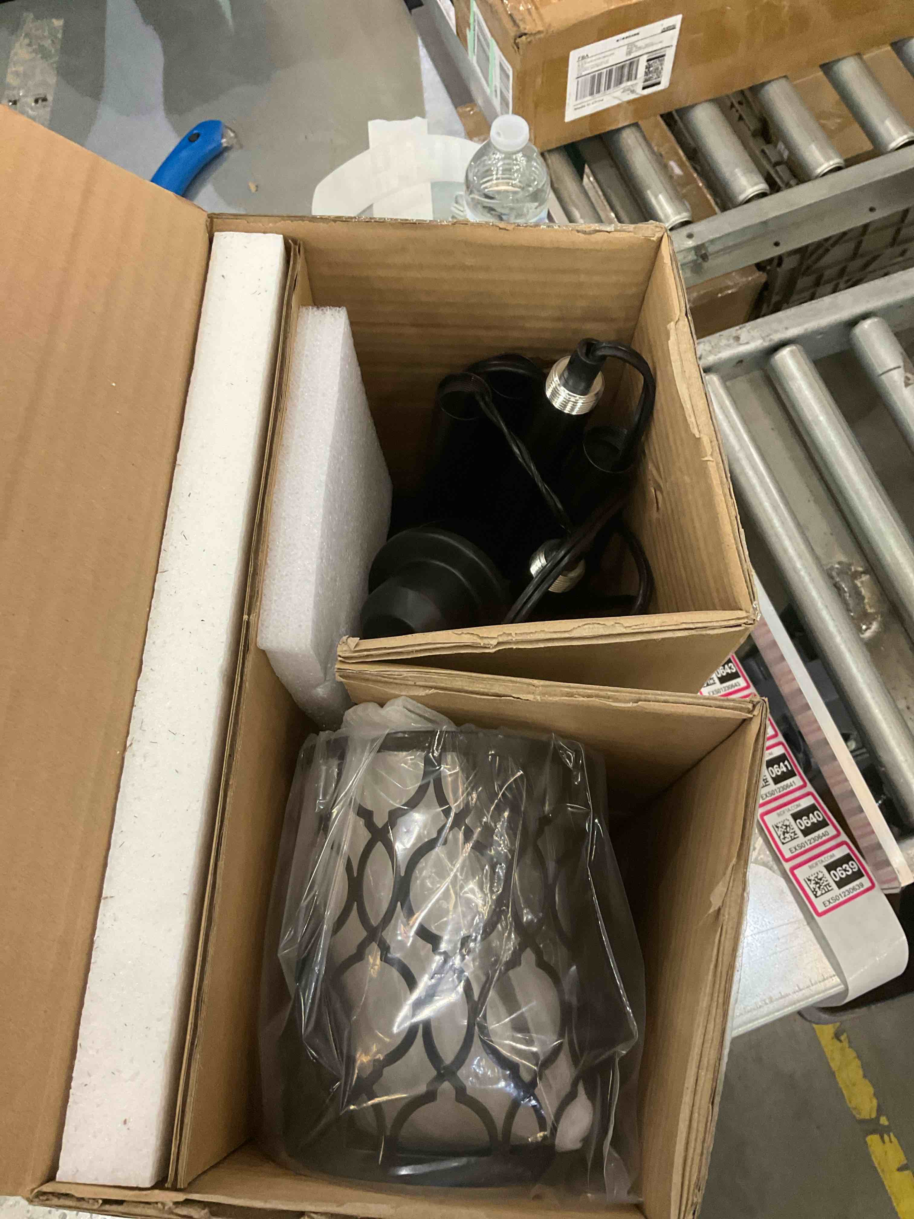 https://s3.amazonaws.com/lotting-images-prod/BargainHunt/EXS01230639_1712153643315.jpeg