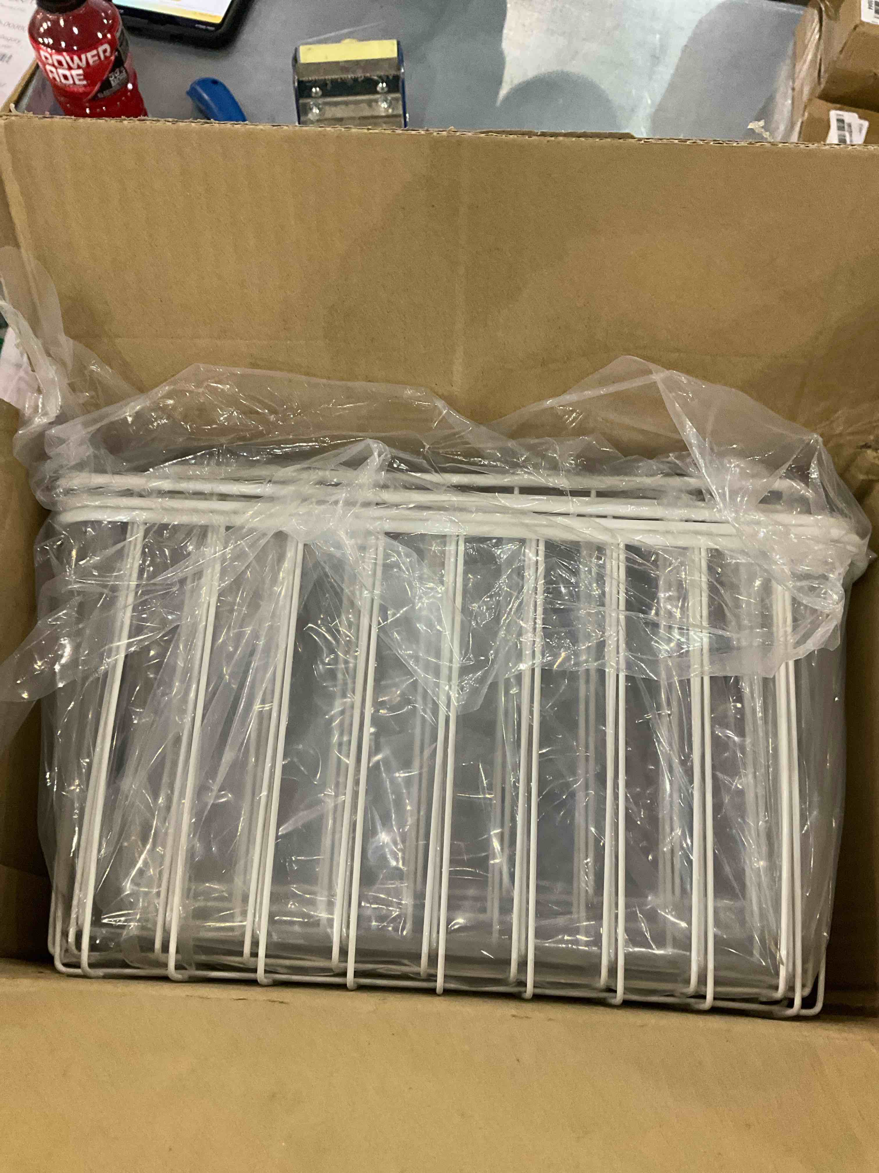 https://s3.amazonaws.com/lotting-images-prod/BargainHunt/EXS01230750_1712748977596.jpeg