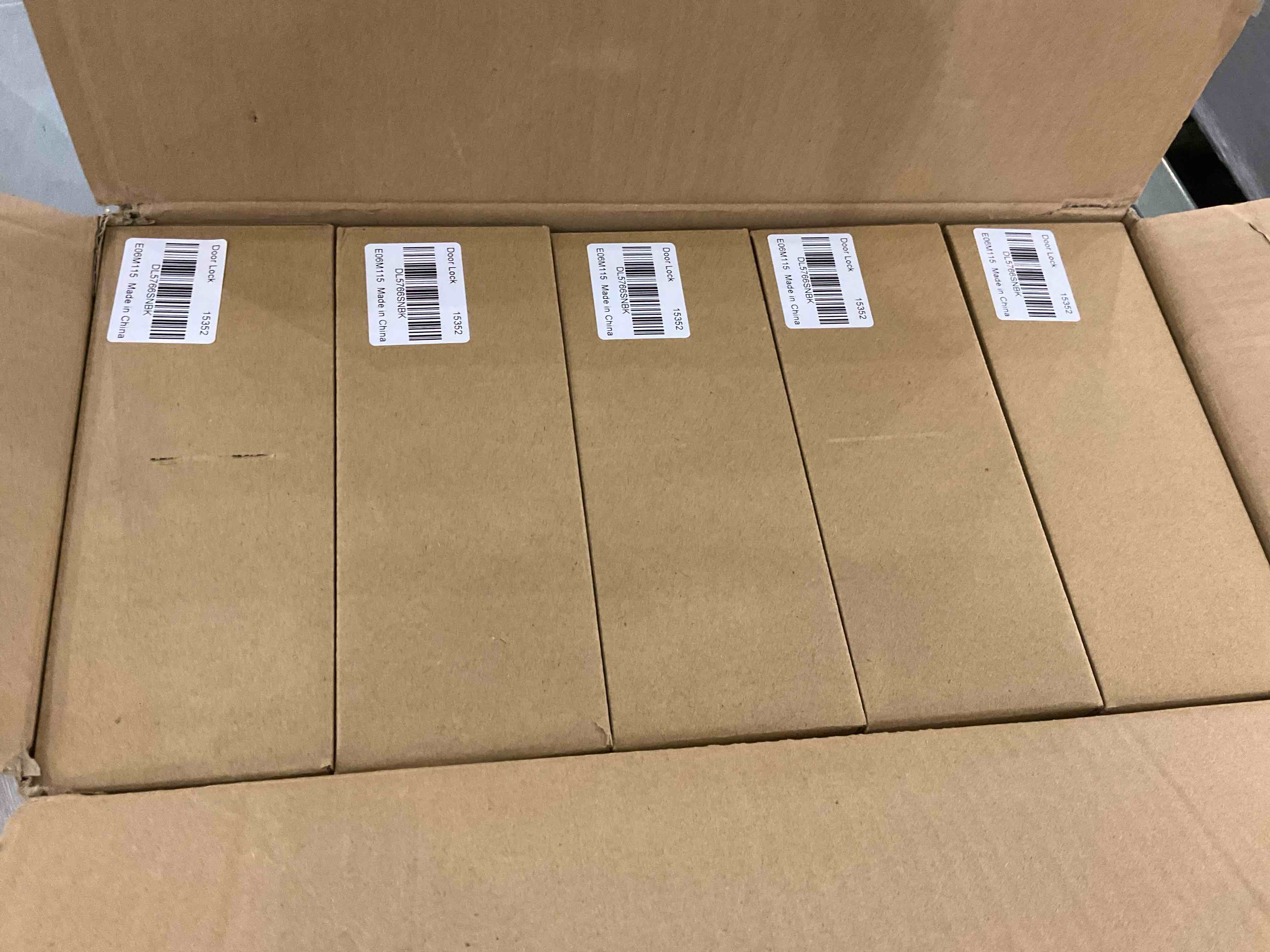 https://s3.amazonaws.com/lotting-images-prod/BargainHunt/EXS01231438_1713361673804.jpeg