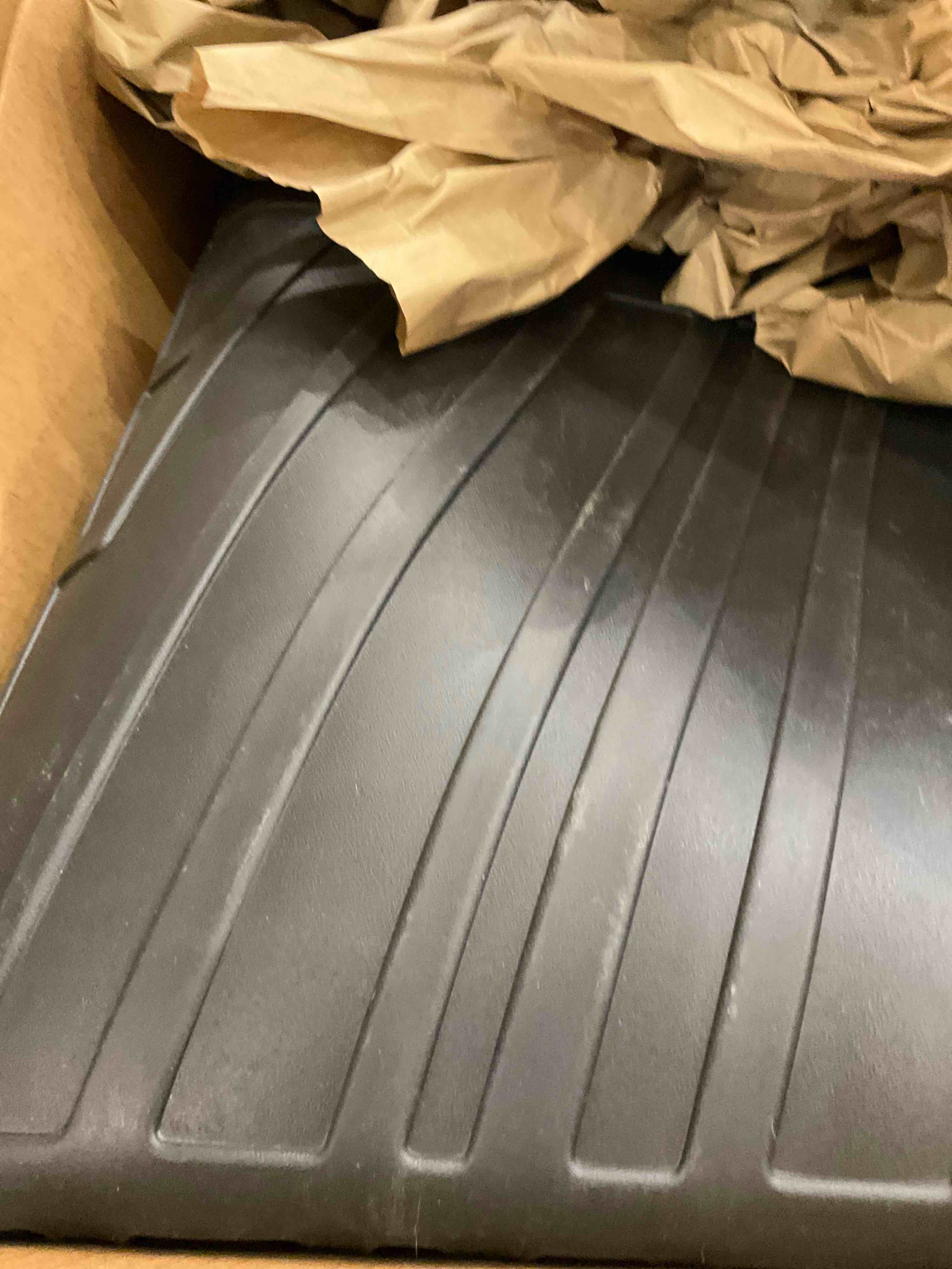 https://s3.amazonaws.com/lotting-images-prod/BargainHunt/EXS01231511_1712169490572.jpeg