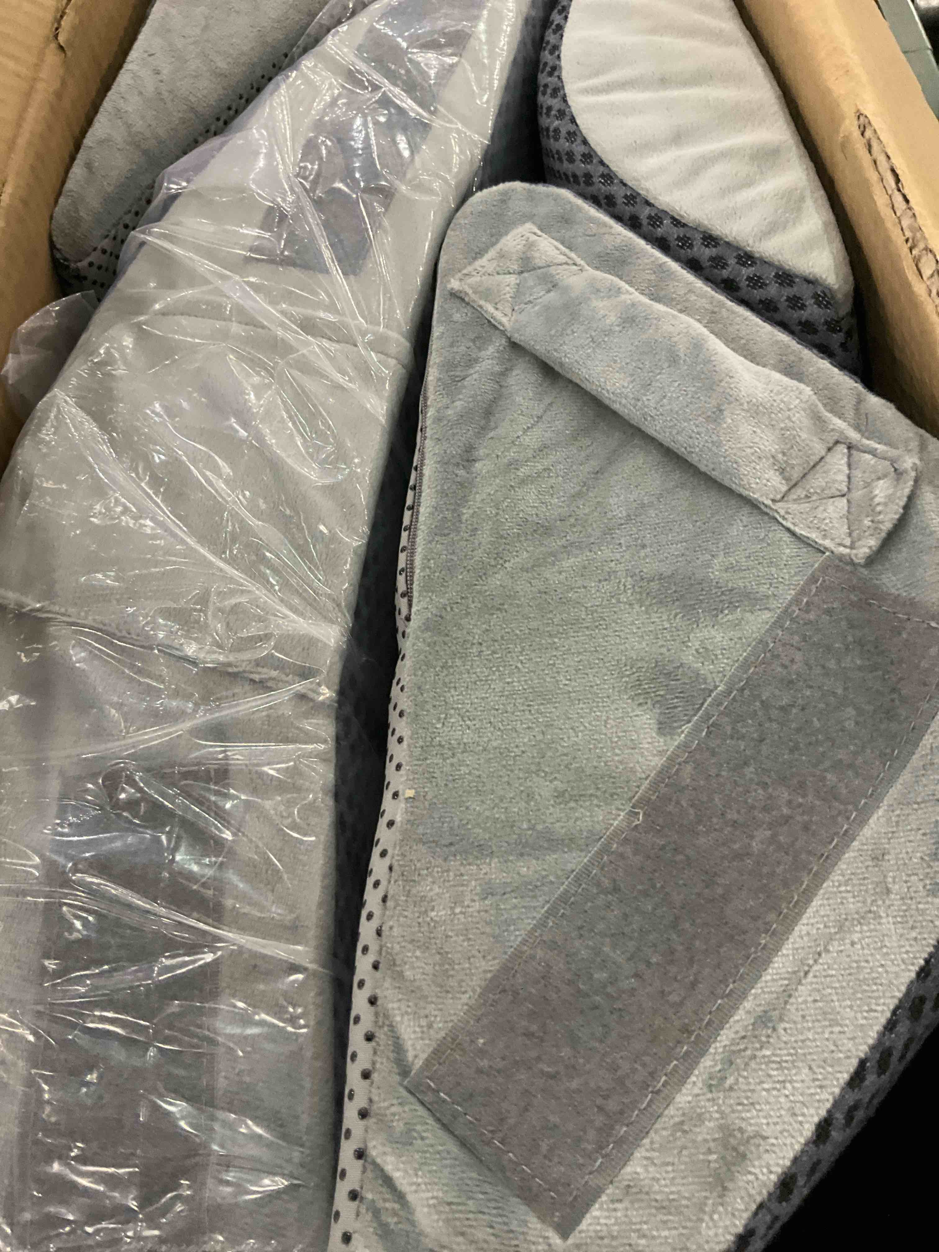 https://s3.amazonaws.com/lotting-images-prod/BargainHunt/EXS01231514_1712169916275.jpeg
