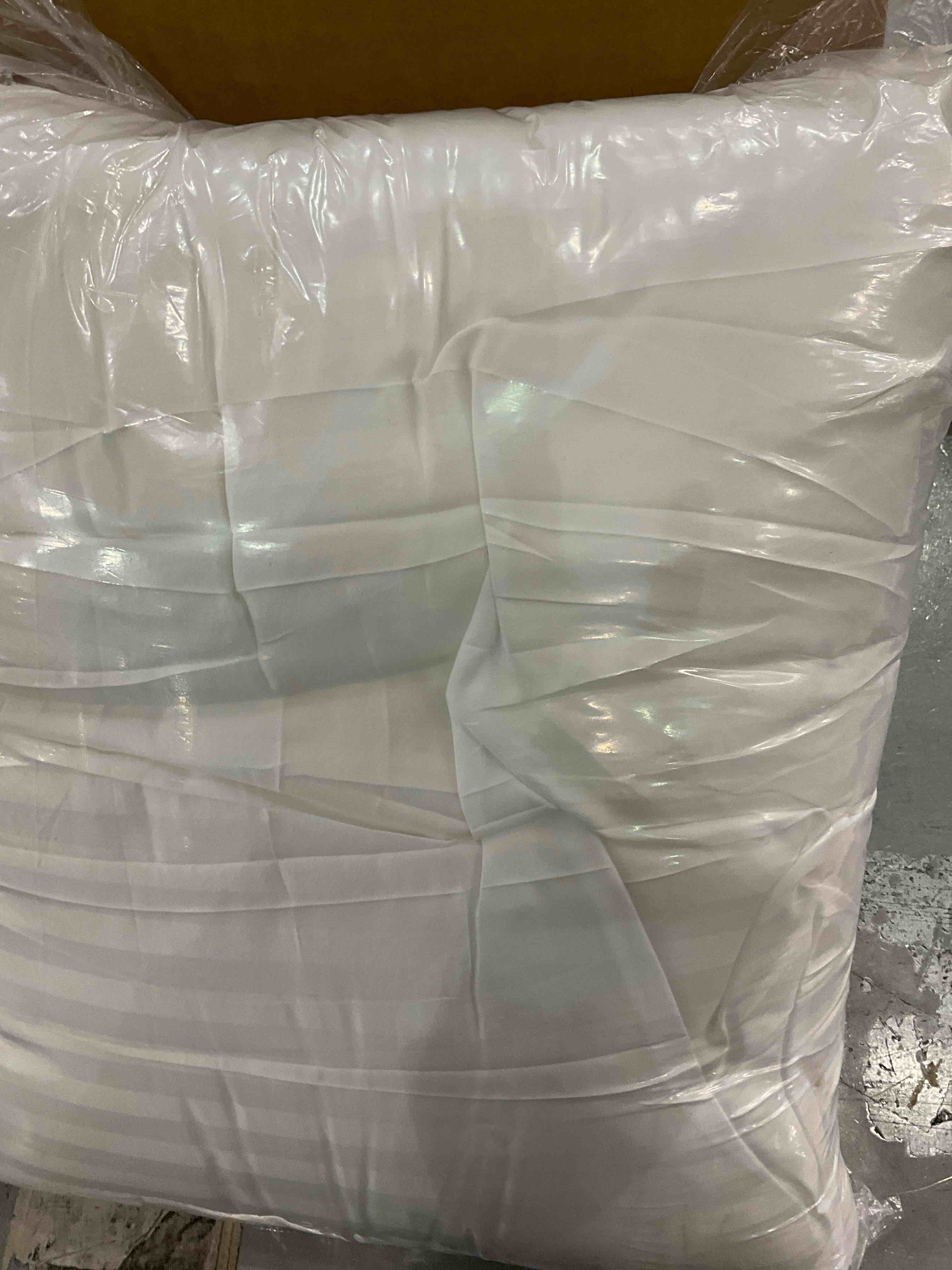 https://s3.amazonaws.com/lotting-images-prod/BargainHunt/EXS01231568_1712241110545.jpeg