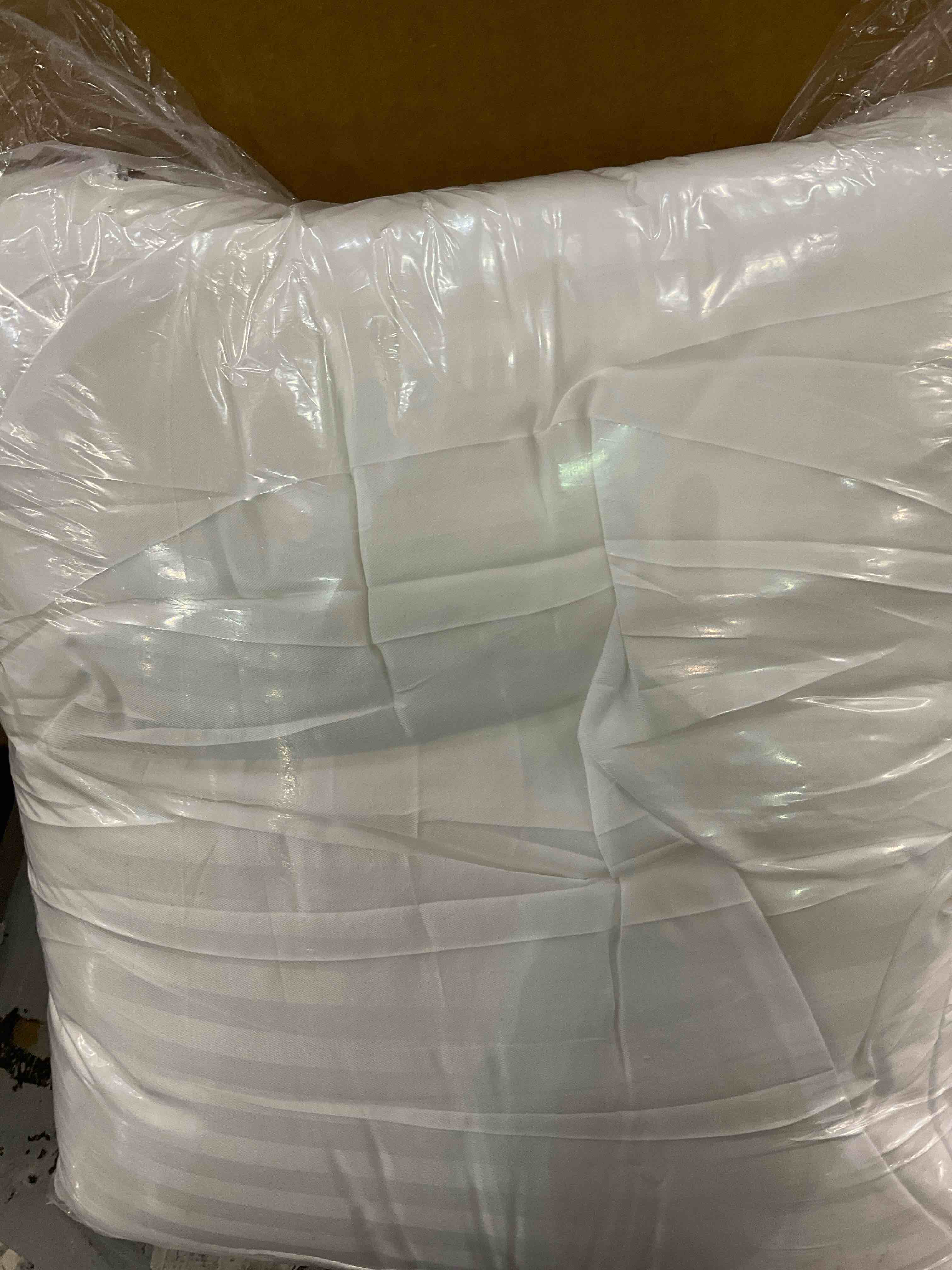 https://s3.amazonaws.com/lotting-images-prod/BargainHunt/EXS01231568_1712241111699.jpeg