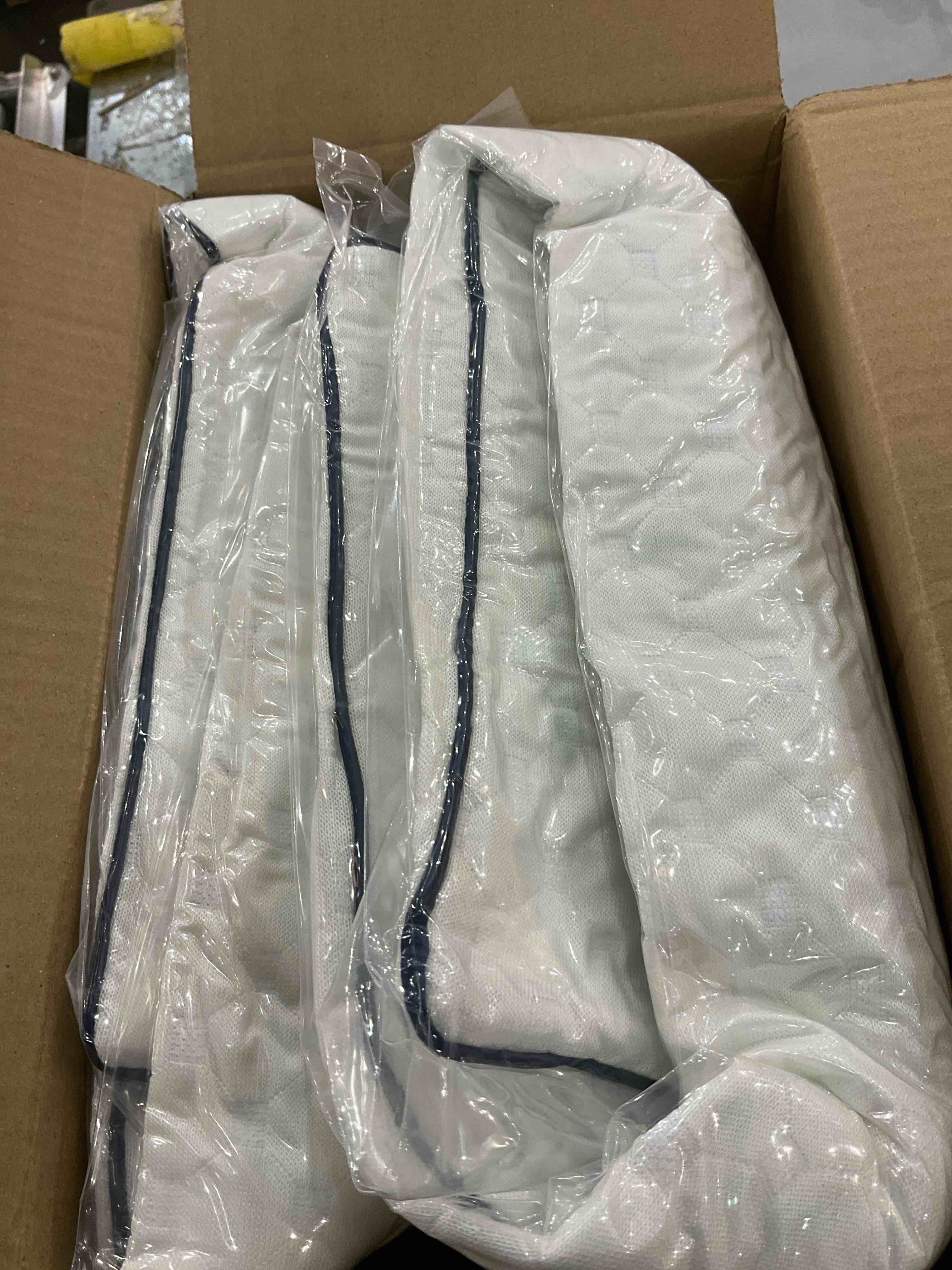 https://s3.amazonaws.com/lotting-images-prod/BargainHunt/EXS01231610_1712251479984.jpeg