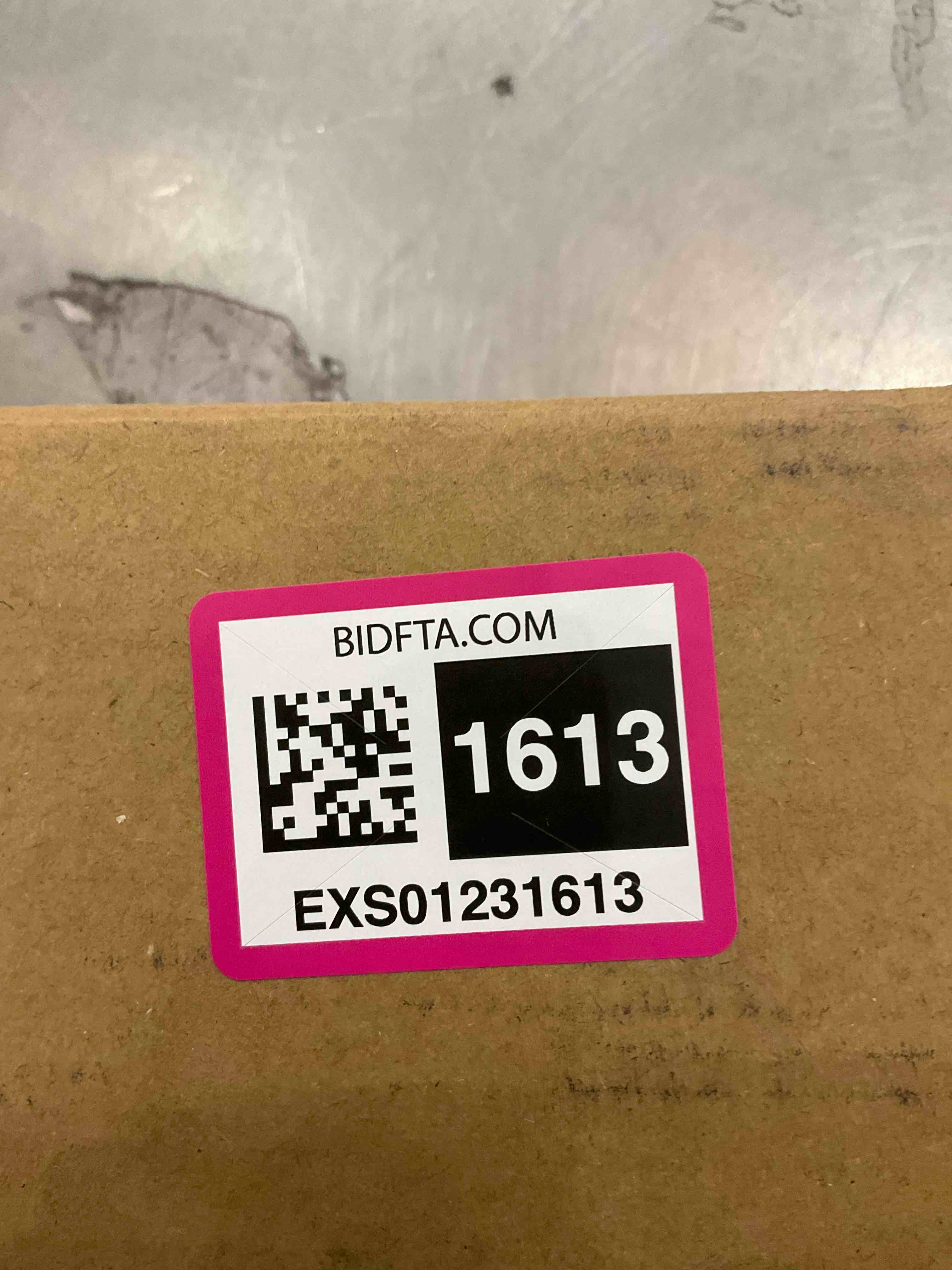 https://s3.amazonaws.com/lotting-images-prod/BargainHunt/EXS01231613_1712252056650.jpeg