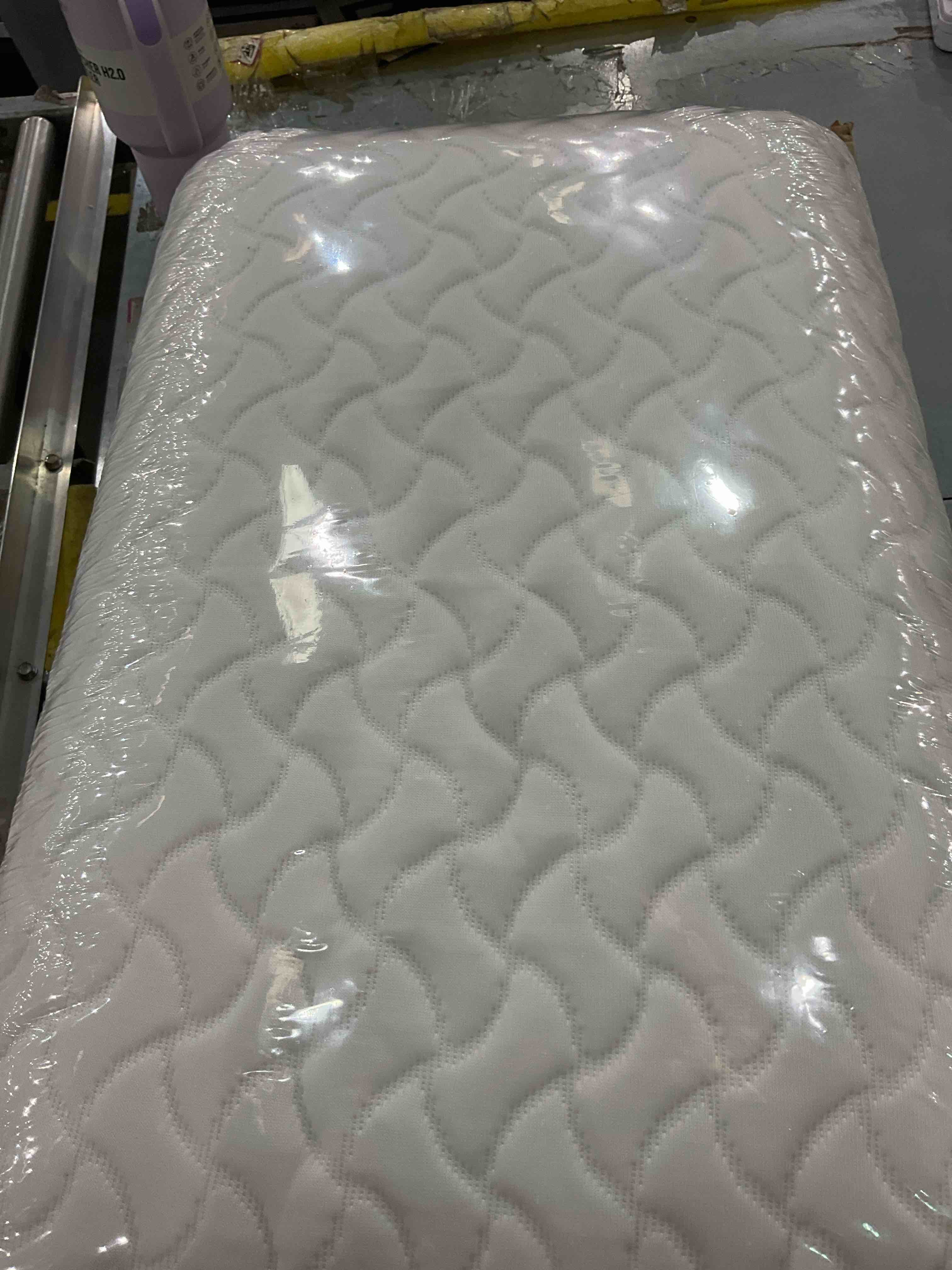 https://s3.amazonaws.com/lotting-images-prod/BargainHunt/EXS01231639_1712321050327.jpeg