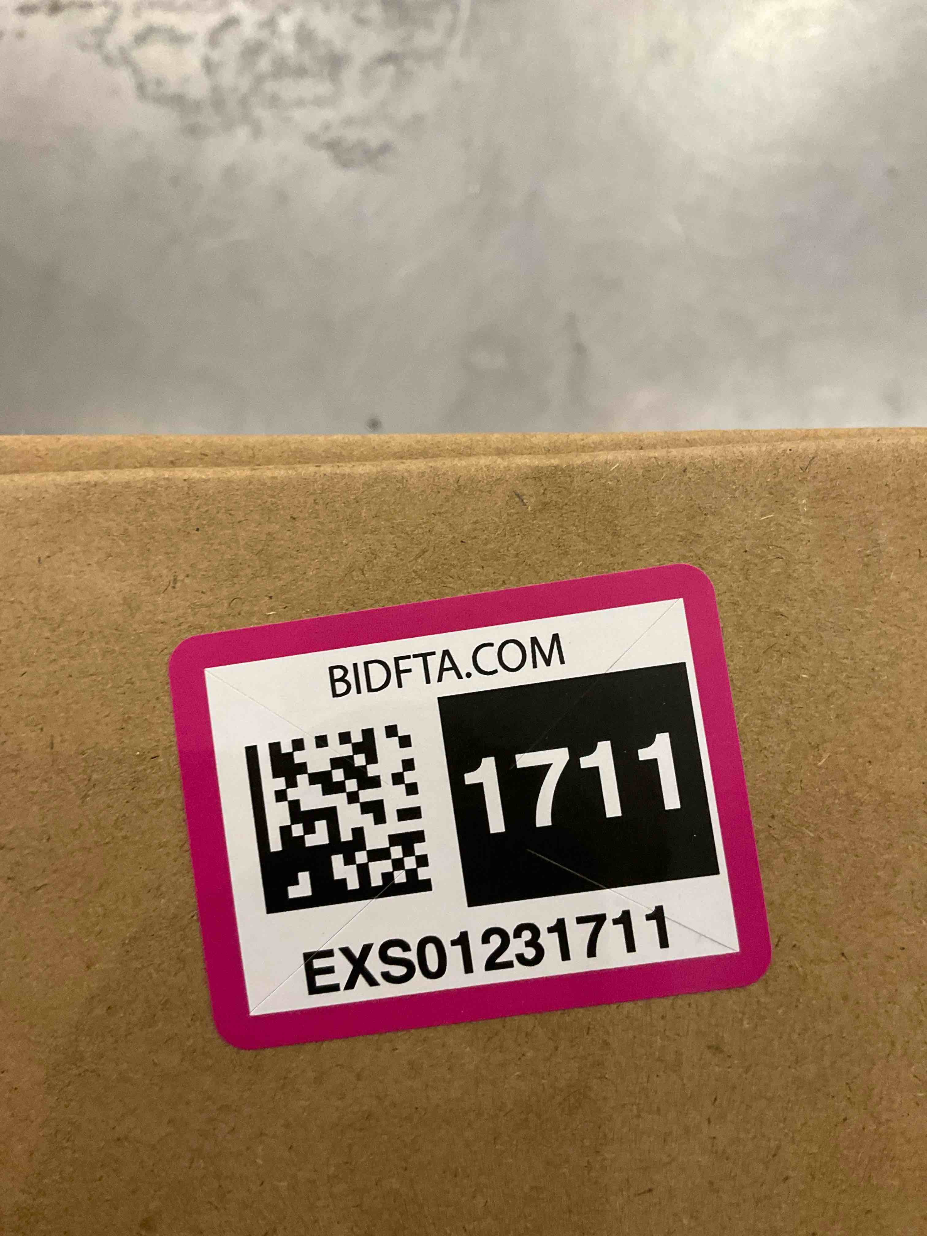 https://s3.amazonaws.com/lotting-images-prod/BargainHunt/EXS01231711_1712339428555.jpeg
