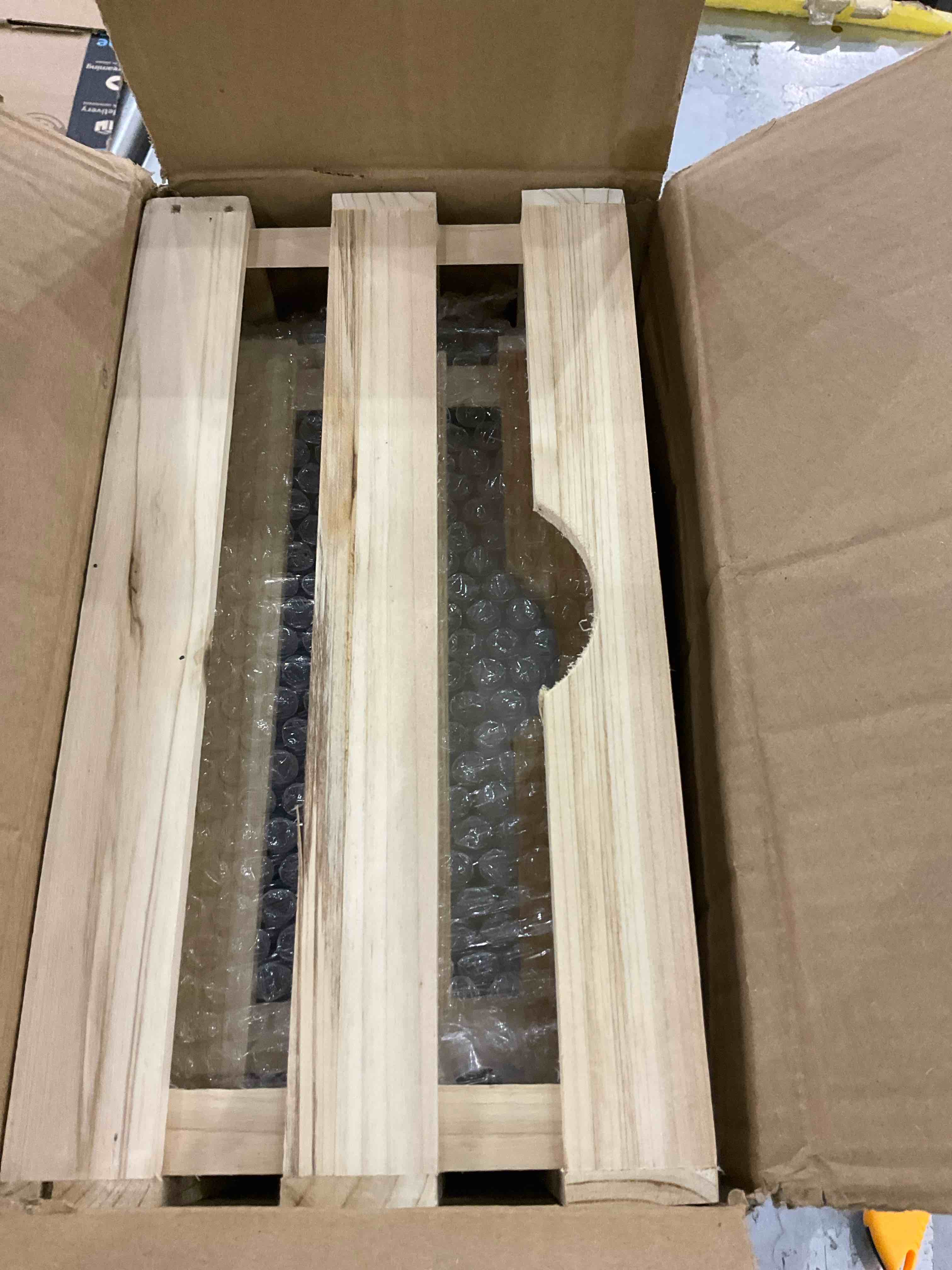 https://s3.amazonaws.com/lotting-images-prod/BargainHunt/EXS01231748_1712663236798.jpeg