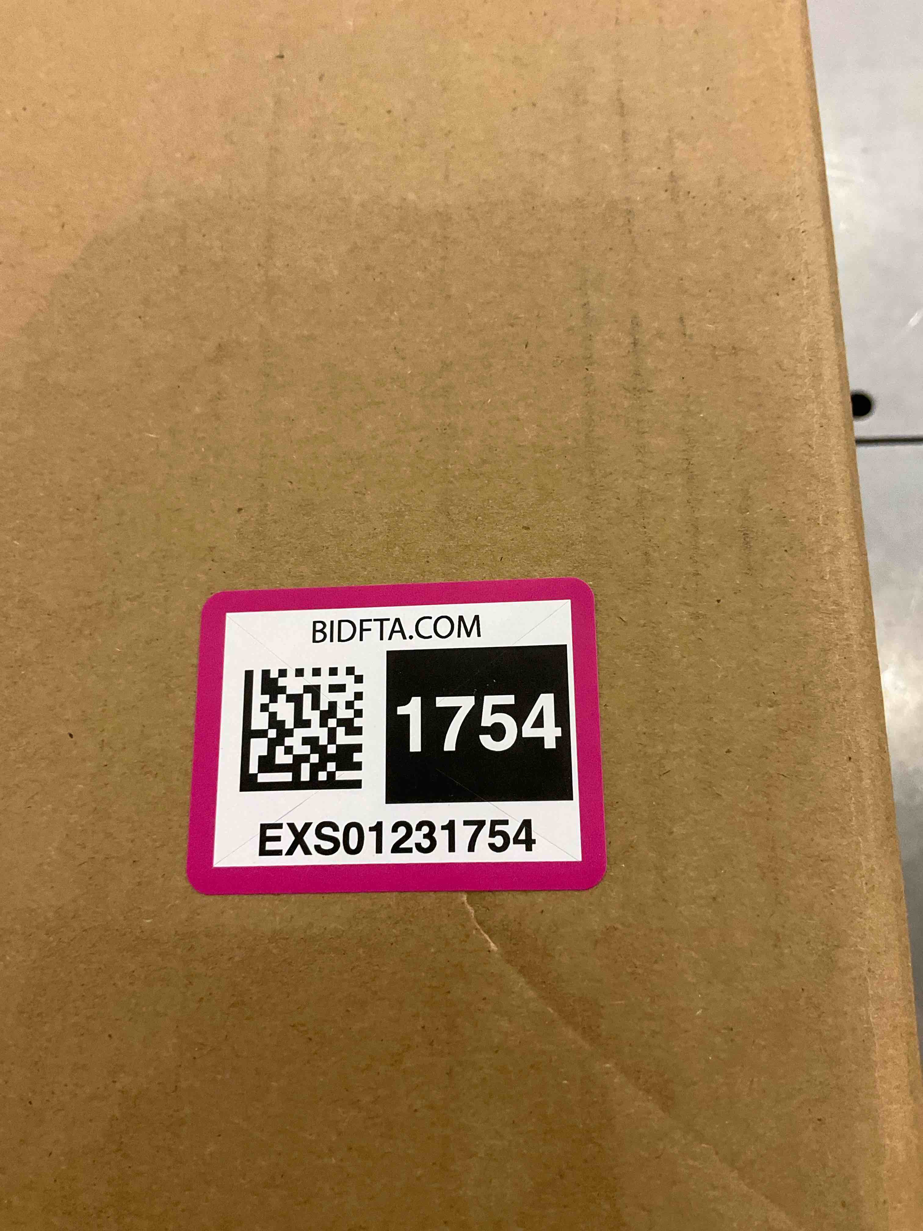https://s3.amazonaws.com/lotting-images-prod/BargainHunt/EXS01231754_1712664334549.jpeg