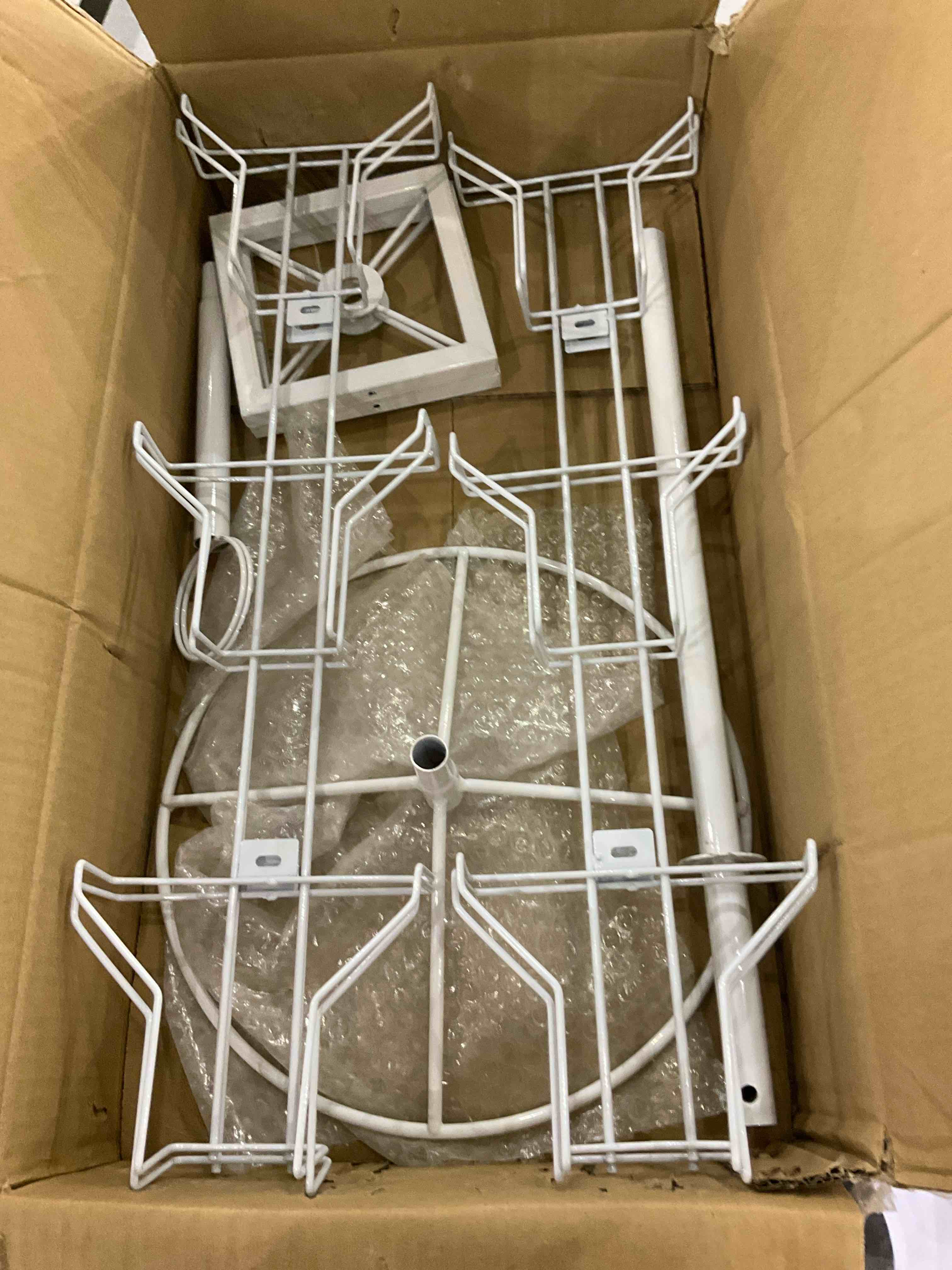 https://s3.amazonaws.com/lotting-images-prod/BargainHunt/EXS01231768_1712669571966.jpeg