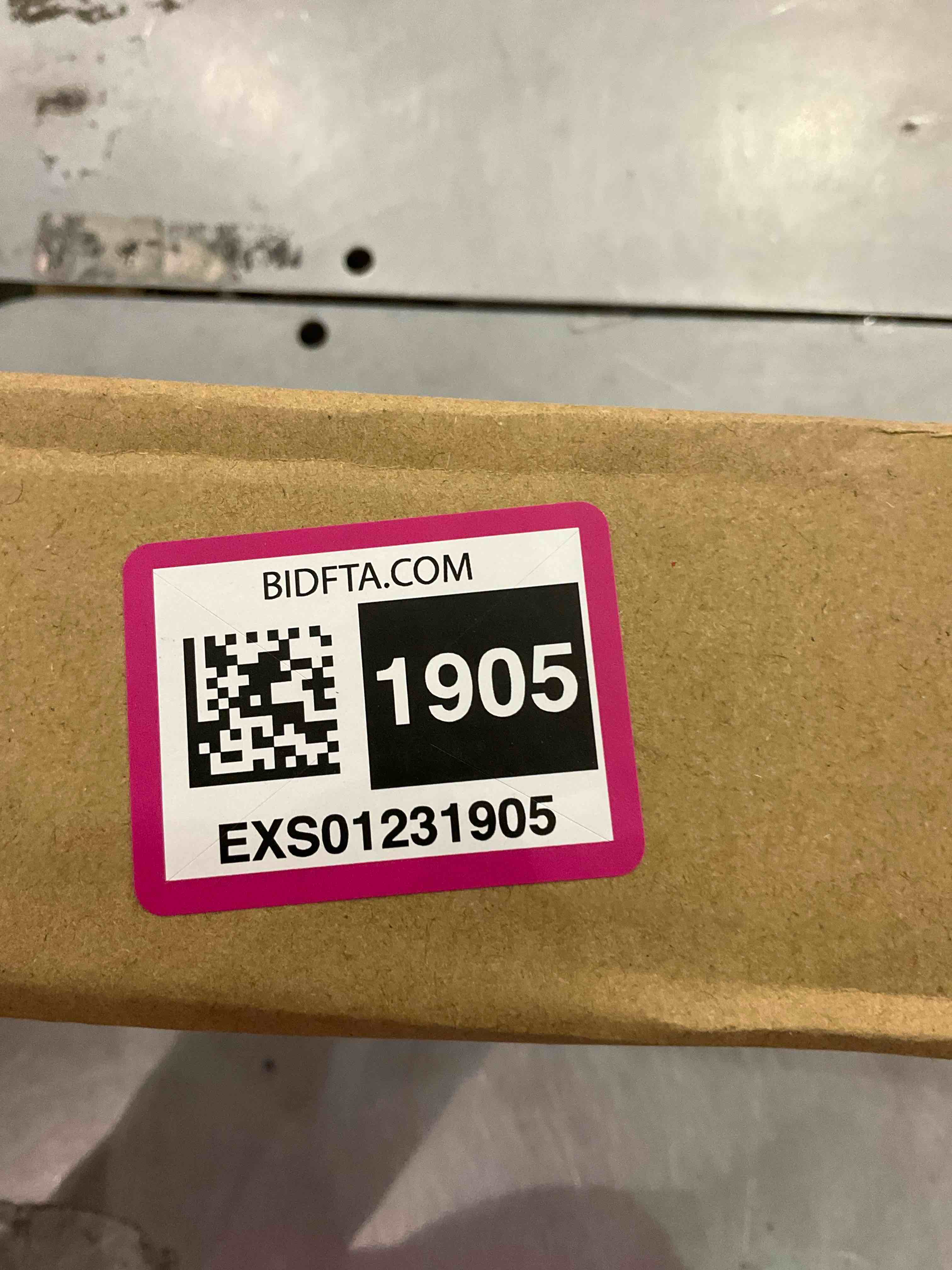 https://s3.amazonaws.com/lotting-images-prod/BargainHunt/EXS01231905_1712751634384.jpeg