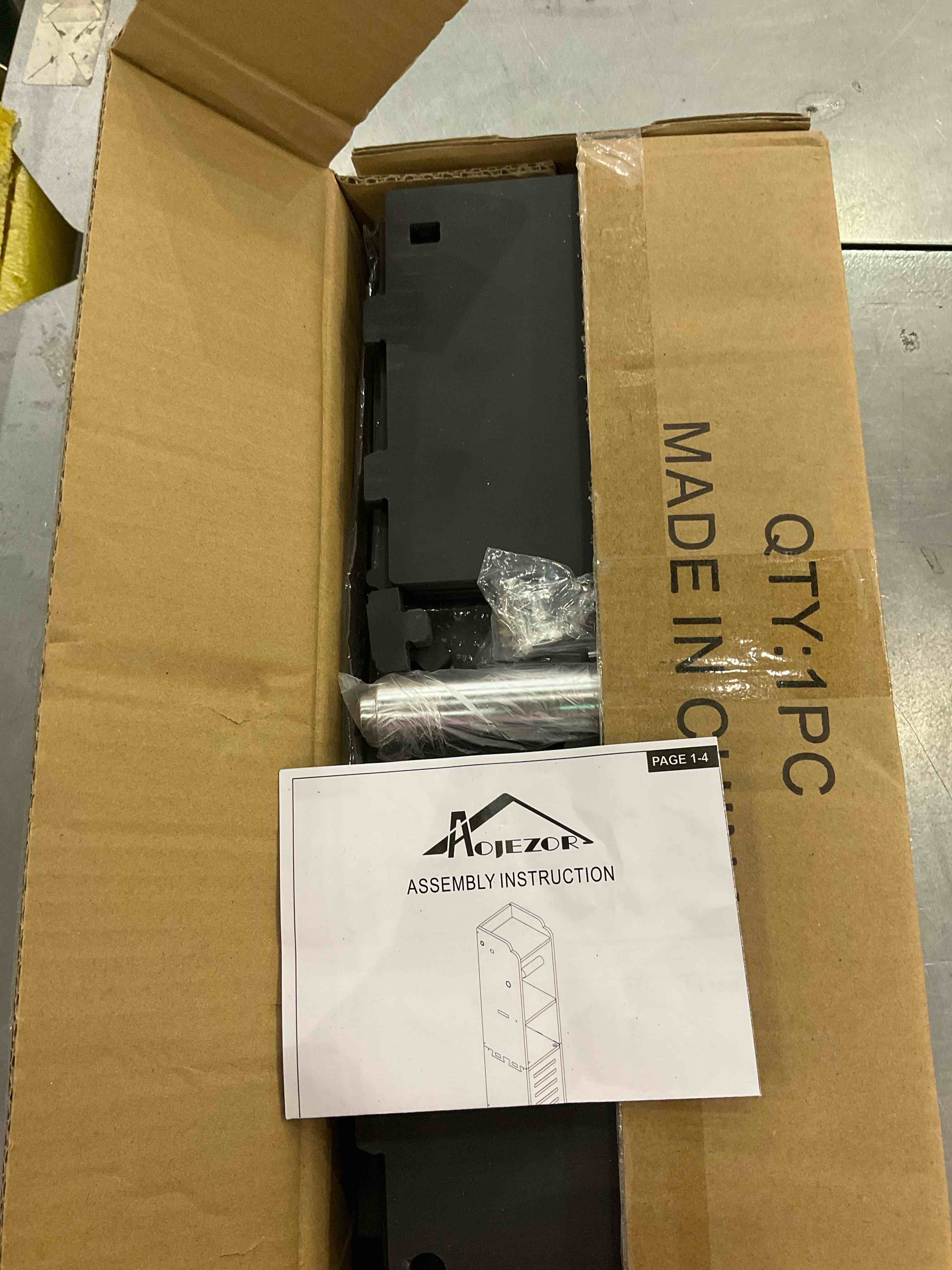 https://s3.amazonaws.com/lotting-images-prod/BargainHunt/EXS01231915_1712753139693.jpeg