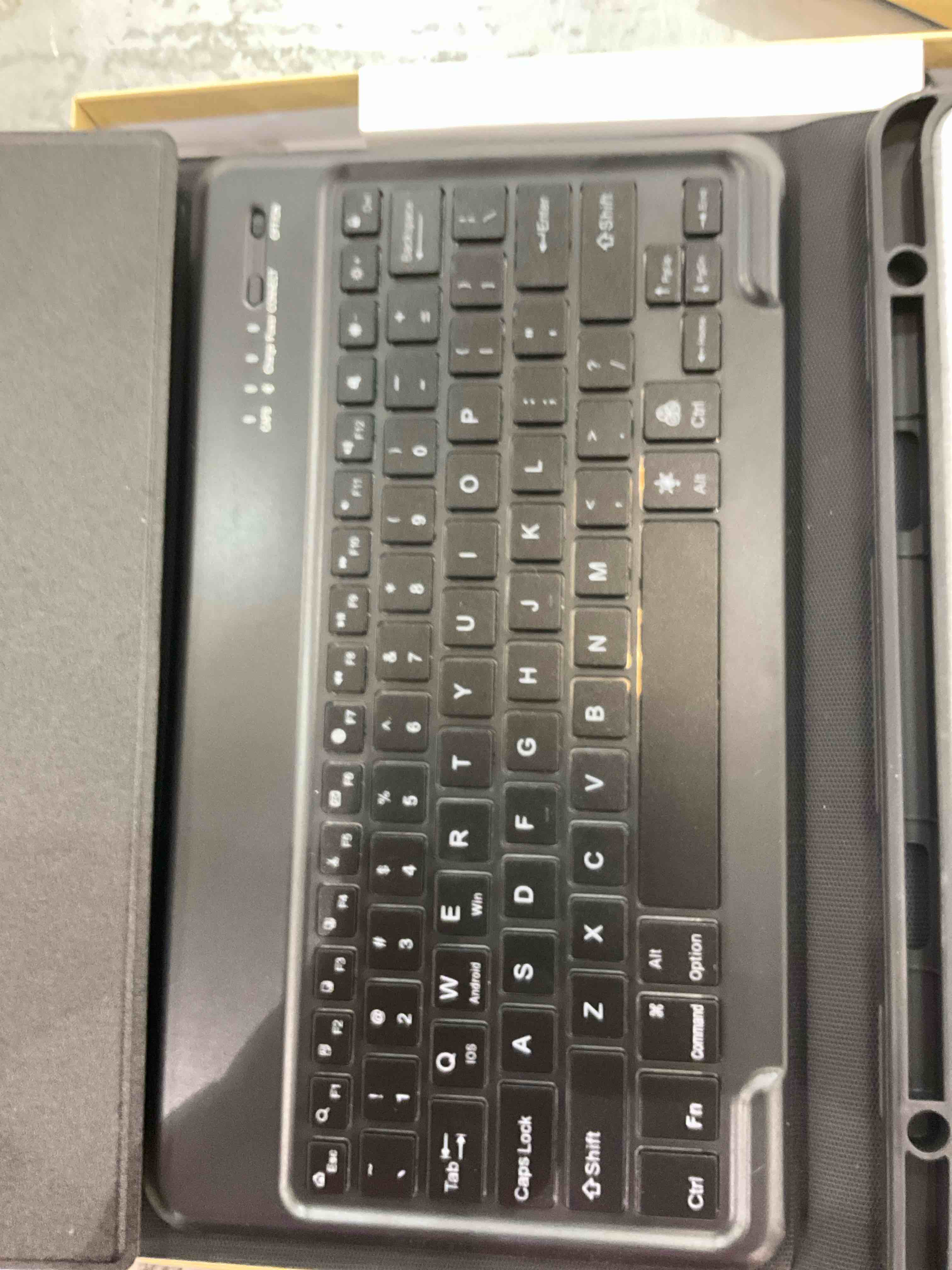 https://s3.amazonaws.com/lotting-images-prod/BargainHunt/EXS01231956_1712760268710.jpeg