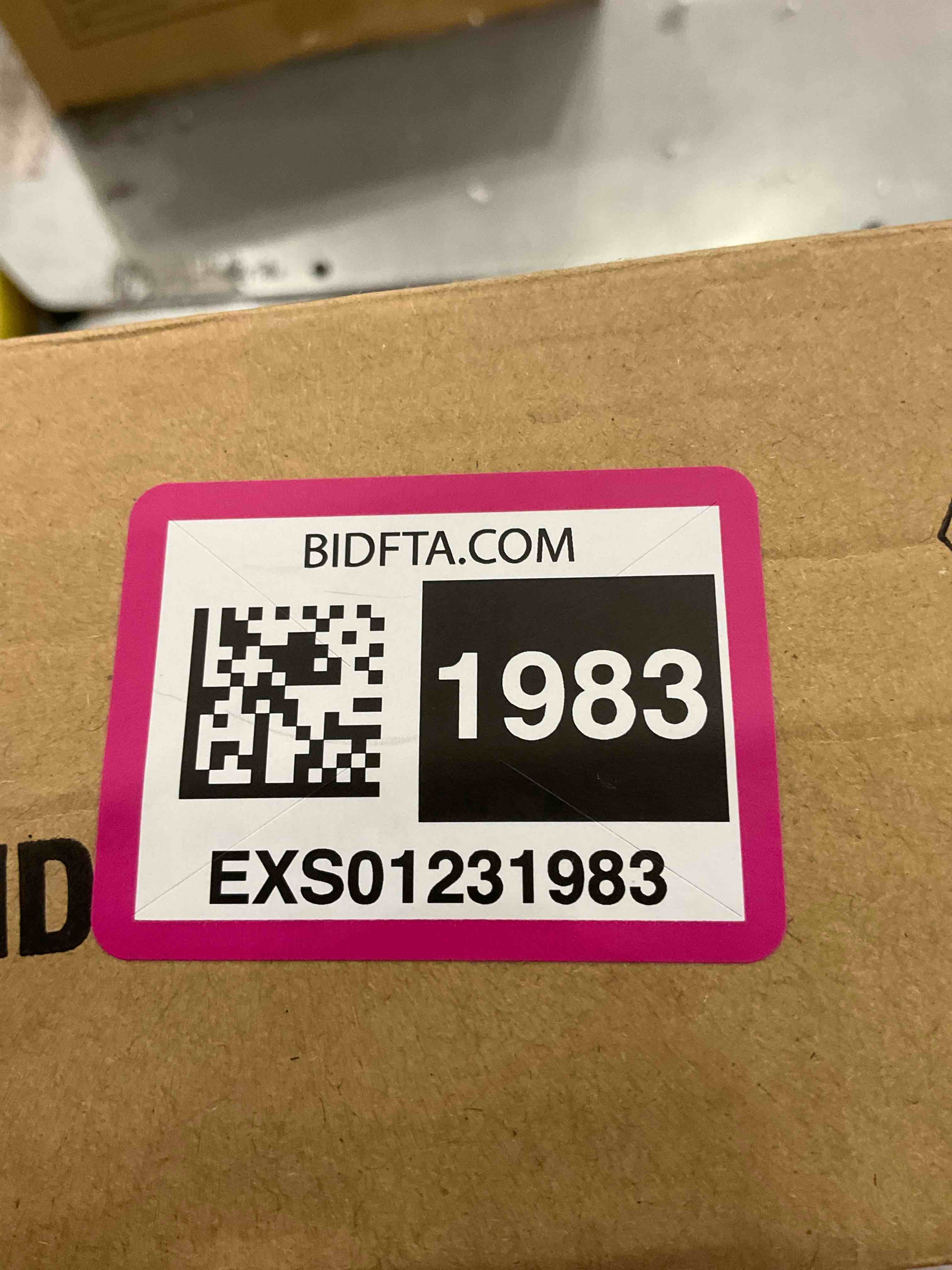 https://s3.amazonaws.com/lotting-images-prod/BargainHunt/EXS01231983_1712767710541.jpeg