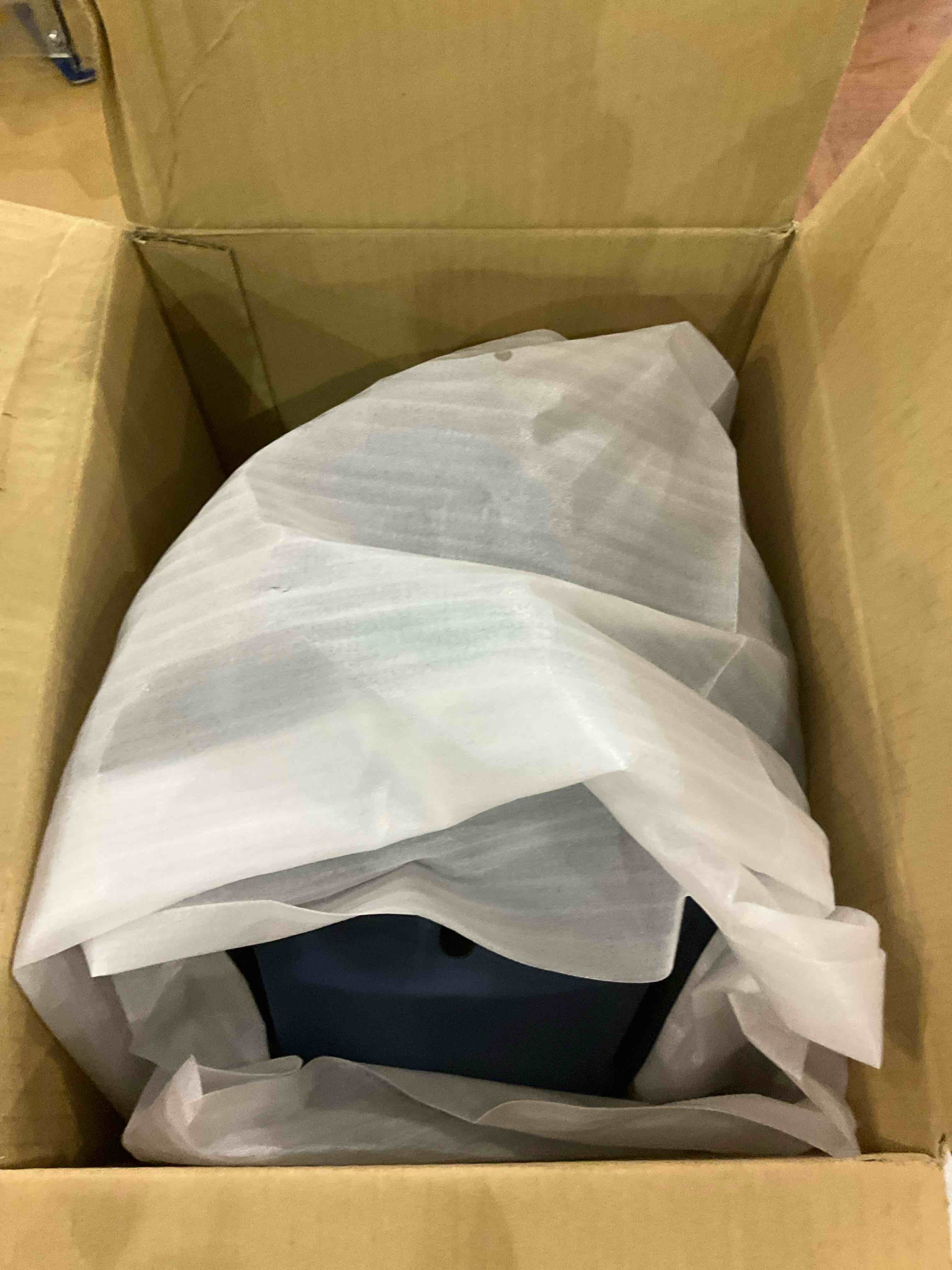 https://s3.amazonaws.com/lotting-images-prod/BargainHunt/EXS01232125_1712575949992.jpeg