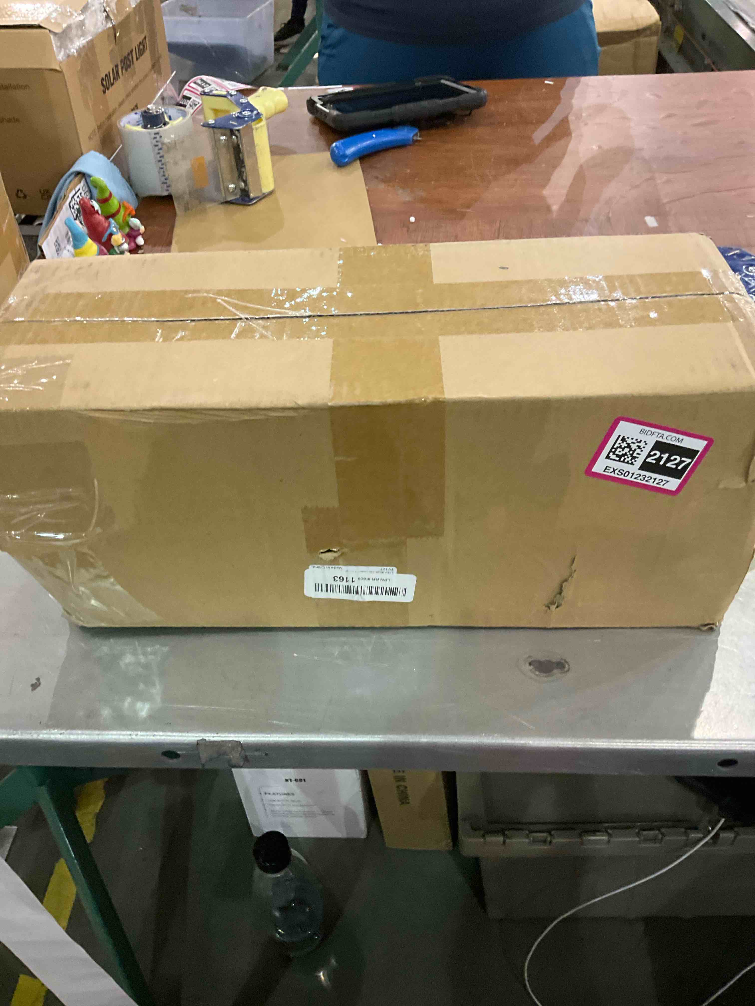 https://s3.amazonaws.com/lotting-images-prod/BargainHunt/EXS01232127_1712576469253.jpeg