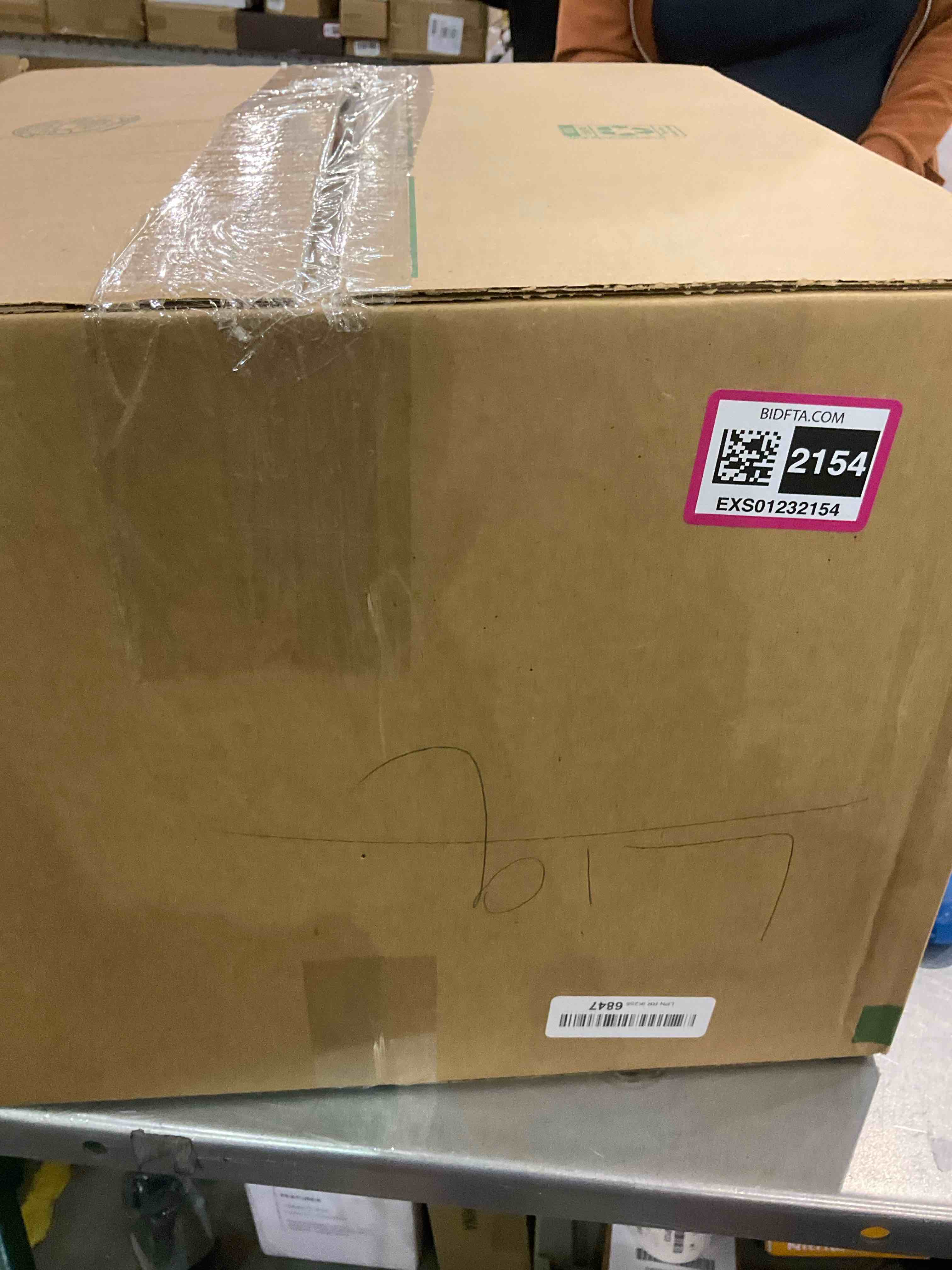 https://s3.amazonaws.com/lotting-images-prod/BargainHunt/EXS01232154_1712584085378.jpeg