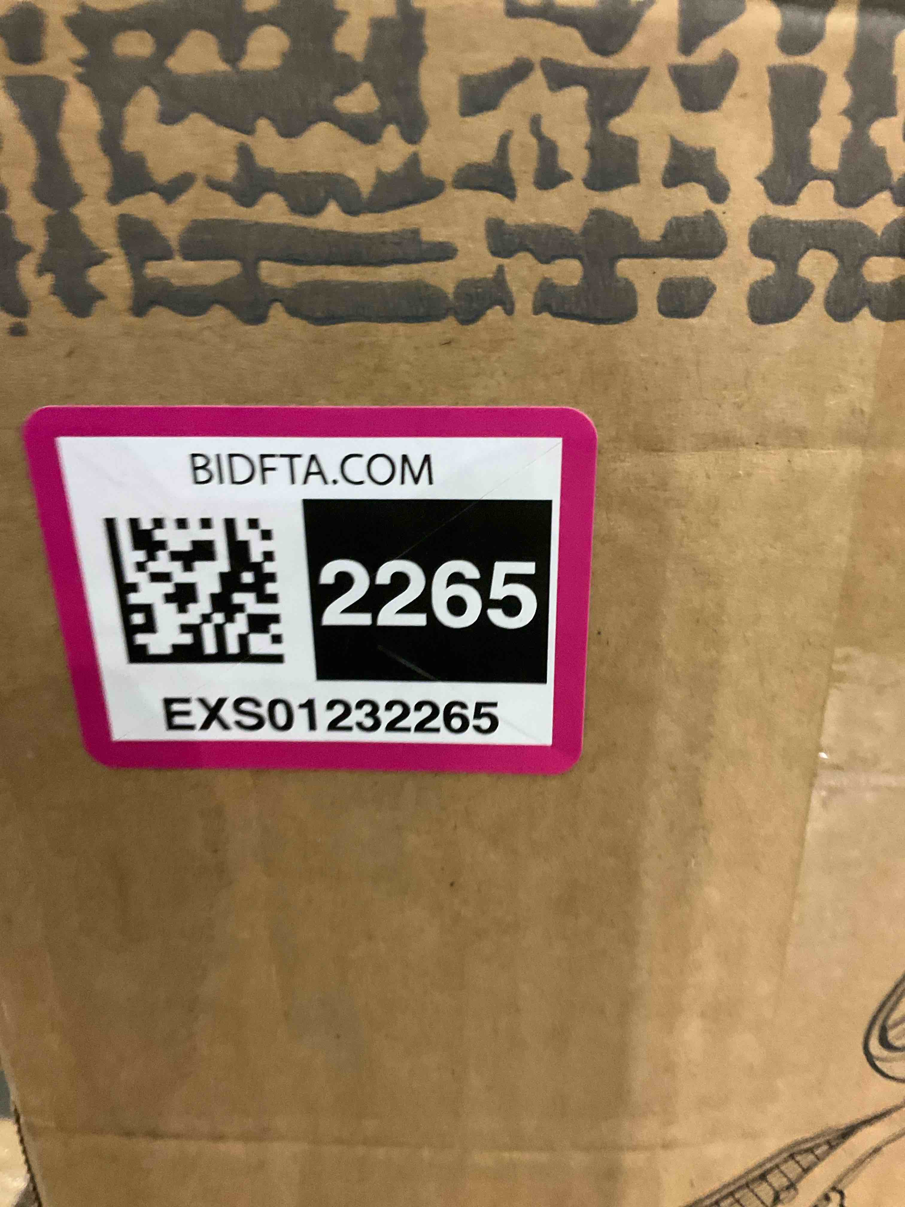 https://s3.amazonaws.com/lotting-images-prod/BargainHunt/EXS01232265_1712670139351.jpeg