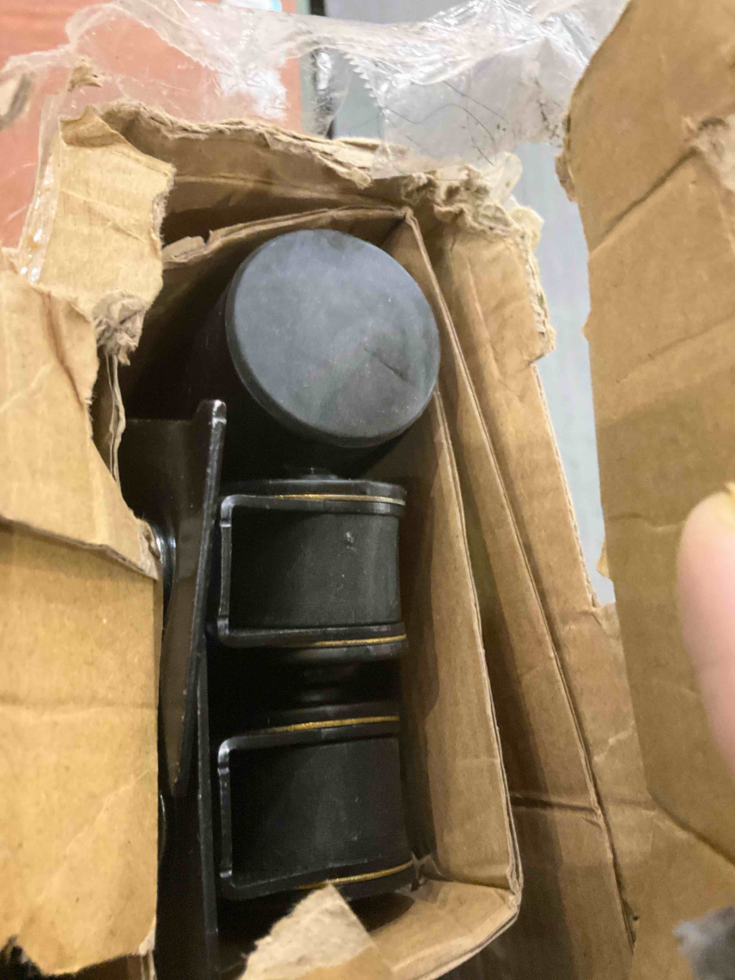 https://s3.amazonaws.com/lotting-images-prod/BargainHunt/EXS01232336_1712682155067.jpeg