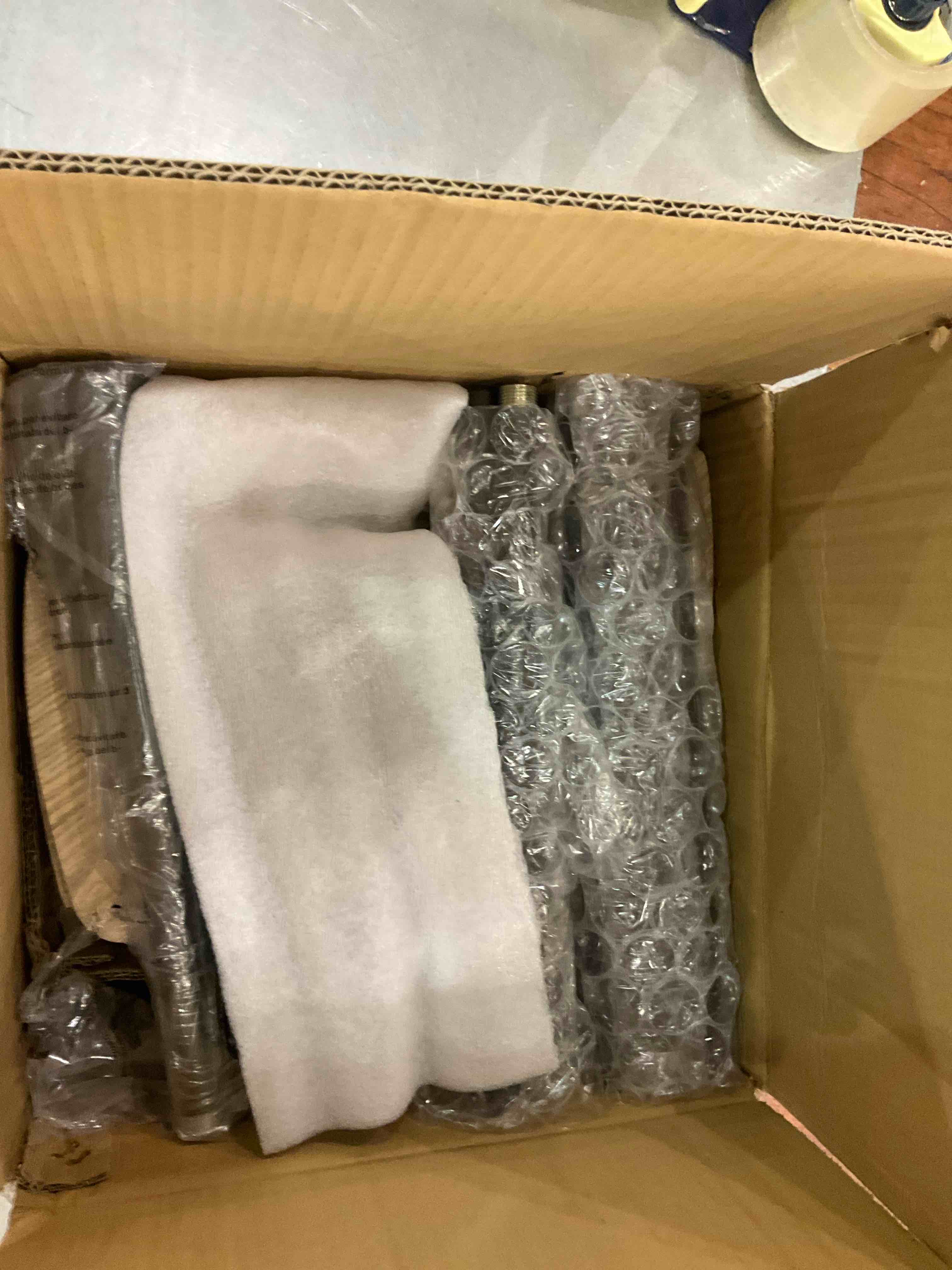 https://s3.amazonaws.com/lotting-images-prod/BargainHunt/EXS01232349_1712683811105.jpeg