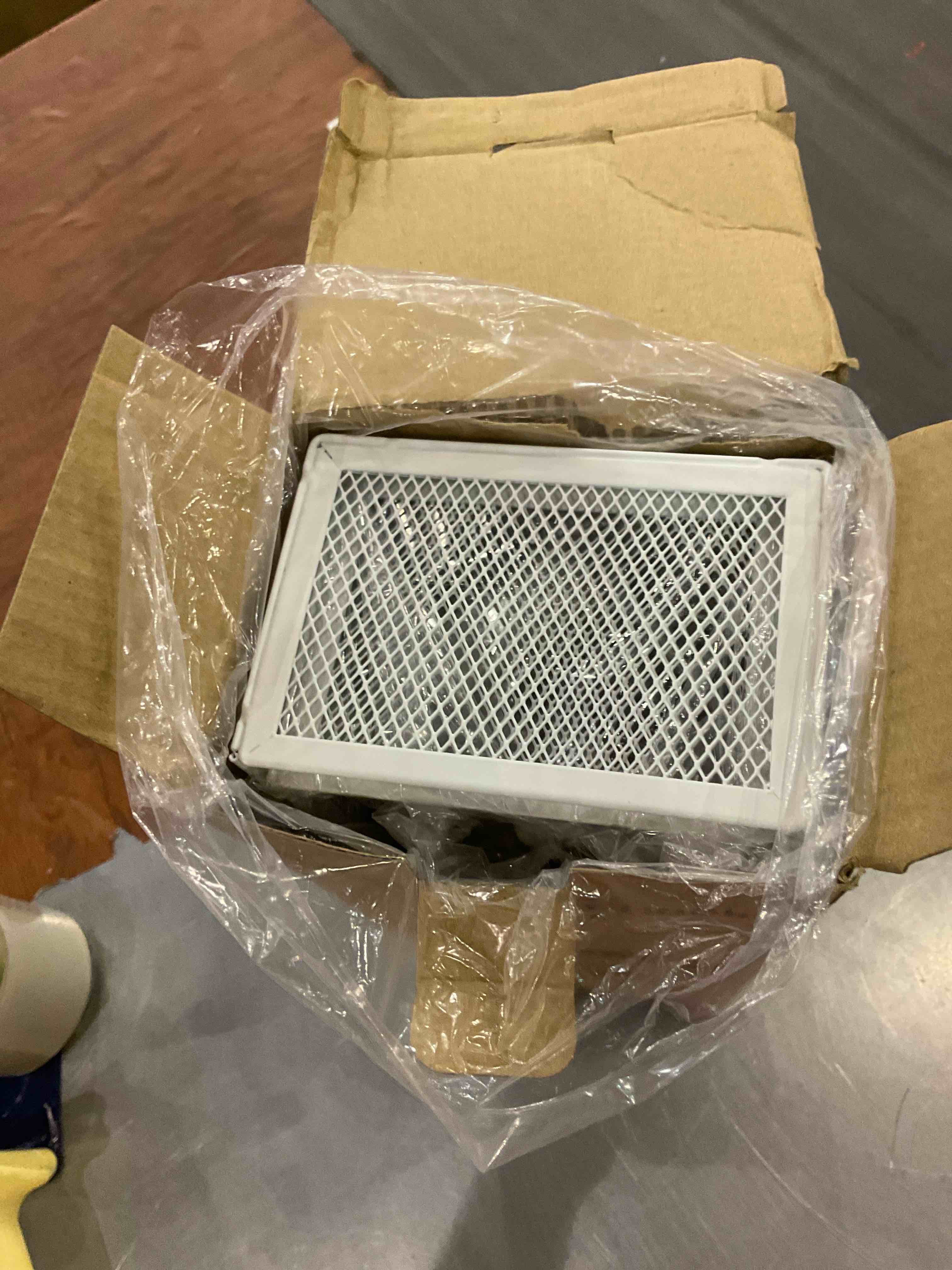 https://s3.amazonaws.com/lotting-images-prod/BargainHunt/EXS01232409_1712750531288.jpeg