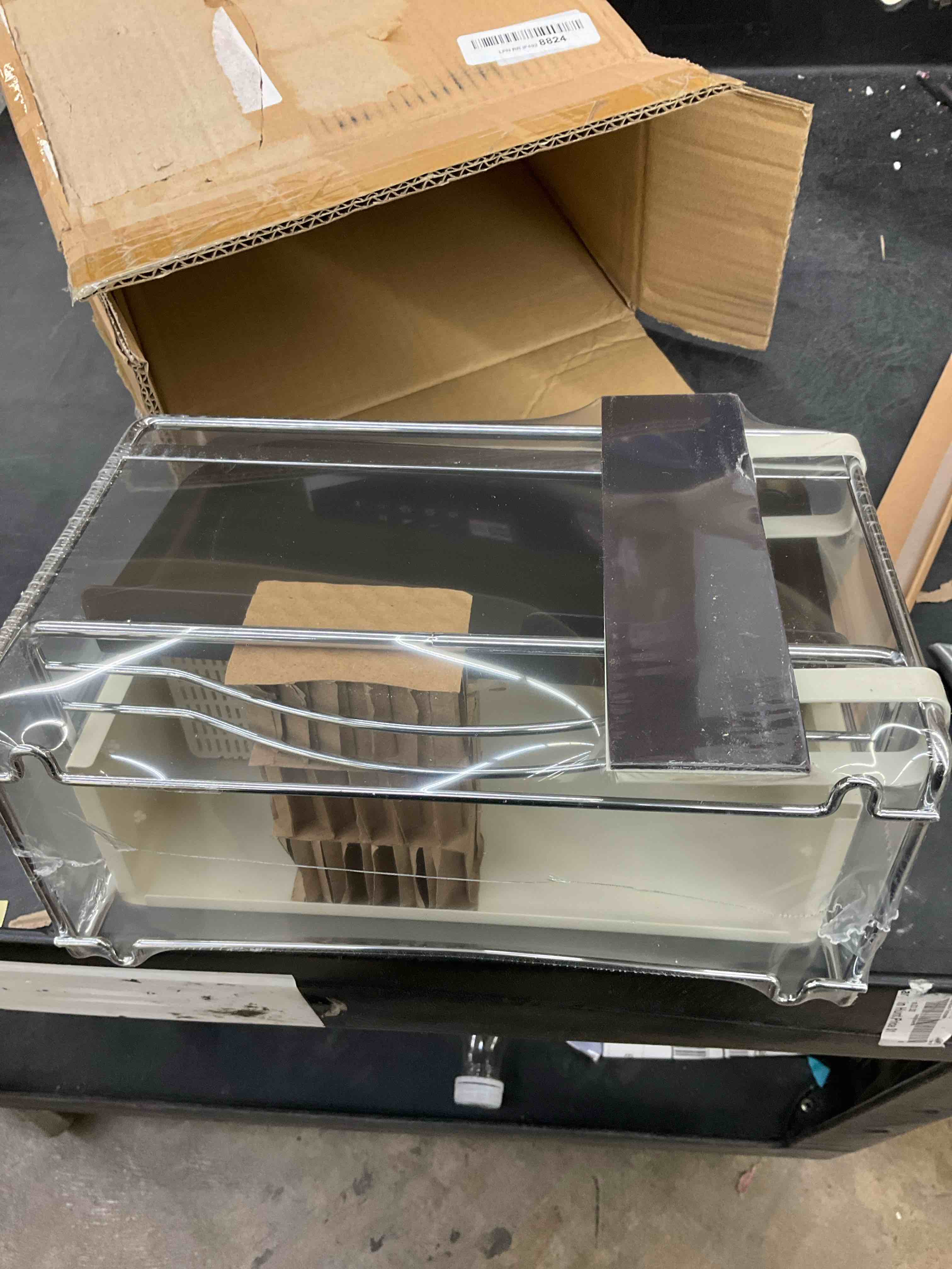 https://s3.amazonaws.com/lotting-images-prod/BargainHunt/EXS01232573_1712947984496.jpeg