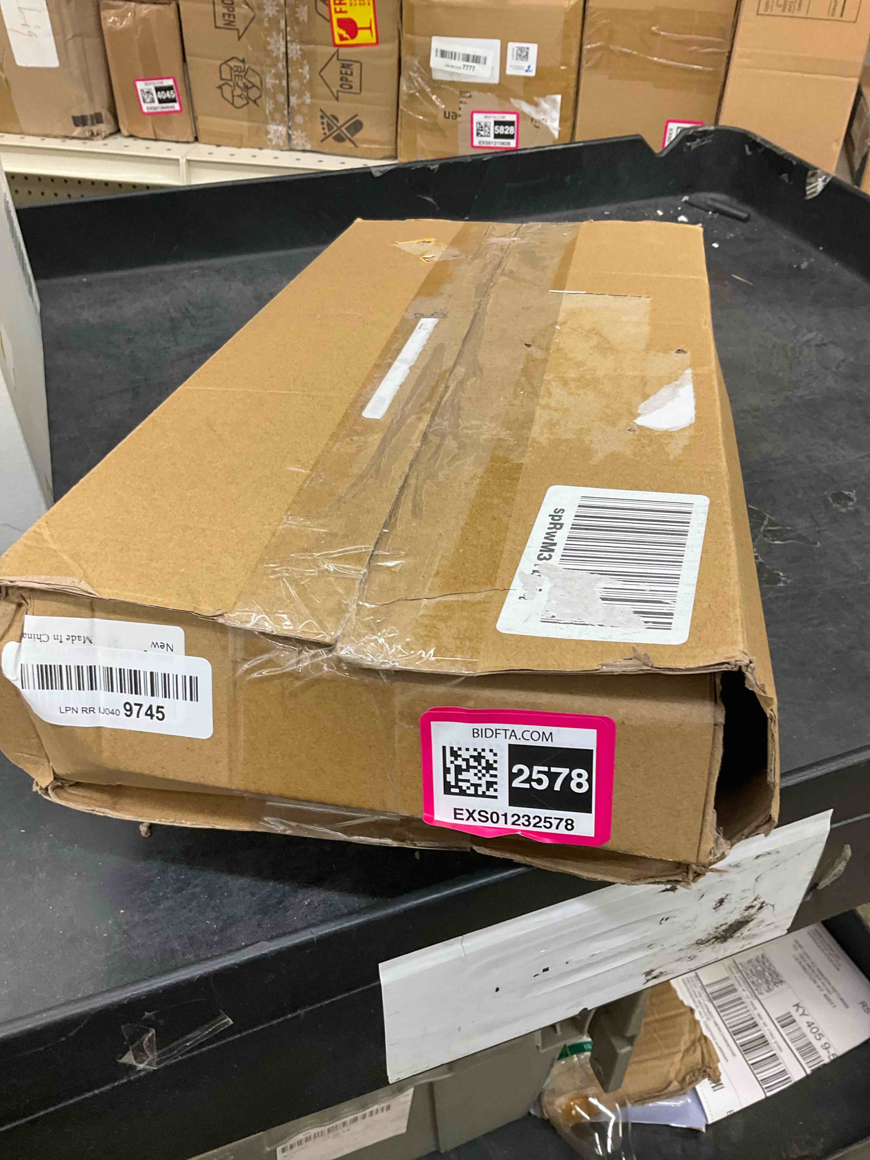 https://s3.amazonaws.com/lotting-images-prod/BargainHunt/EXS01232578_1712948434325.jpeg