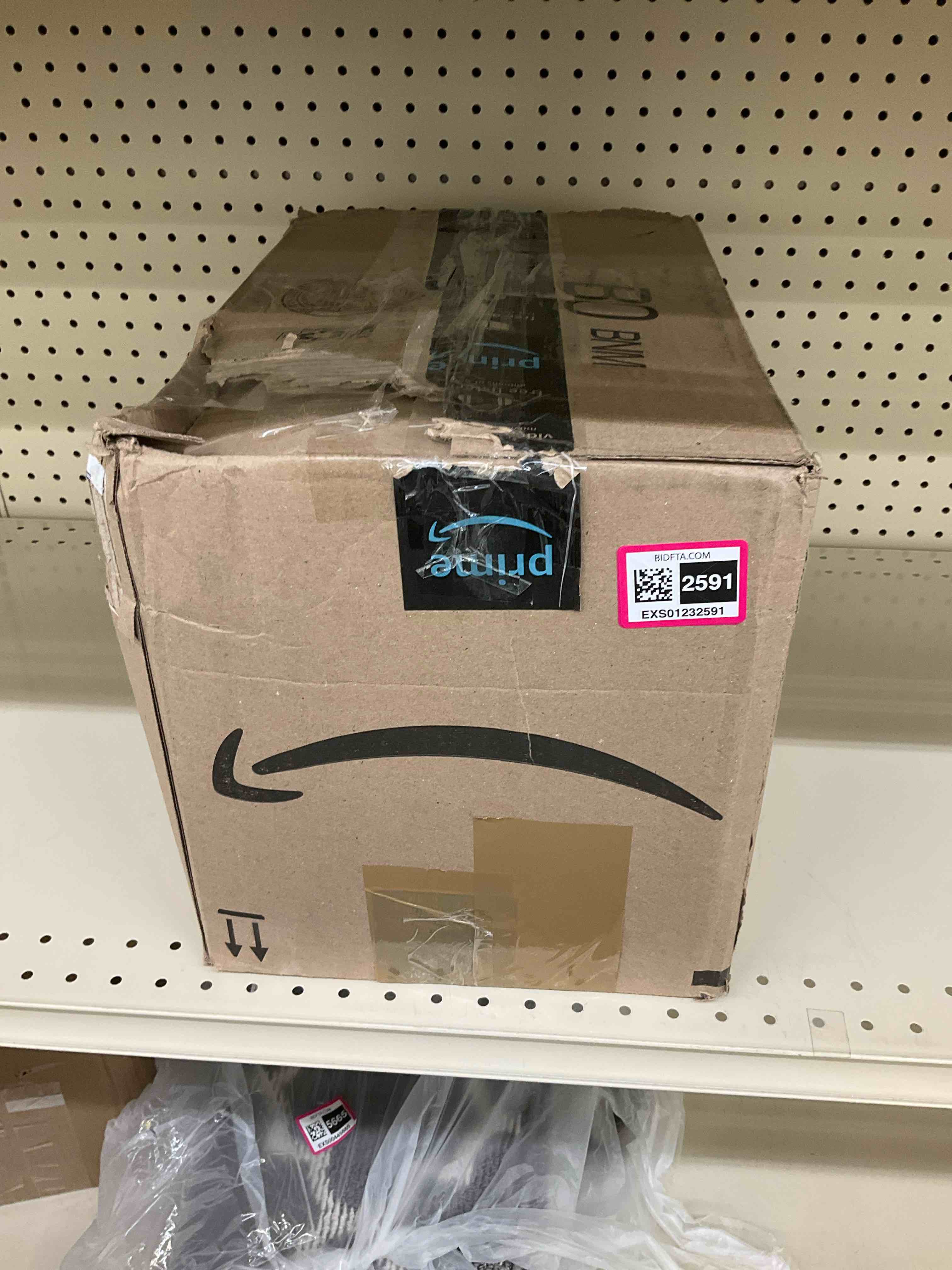 https://s3.amazonaws.com/lotting-images-prod/BargainHunt/EXS01232591_1712949603470.jpeg